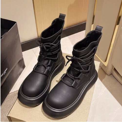 Skinny Martin boots with a platform soles