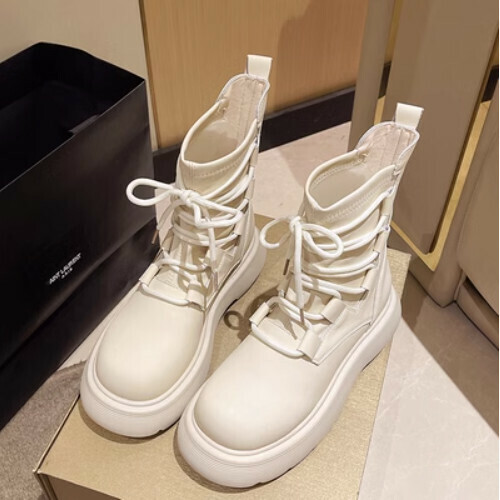Skinny Martin boots with a platform soles