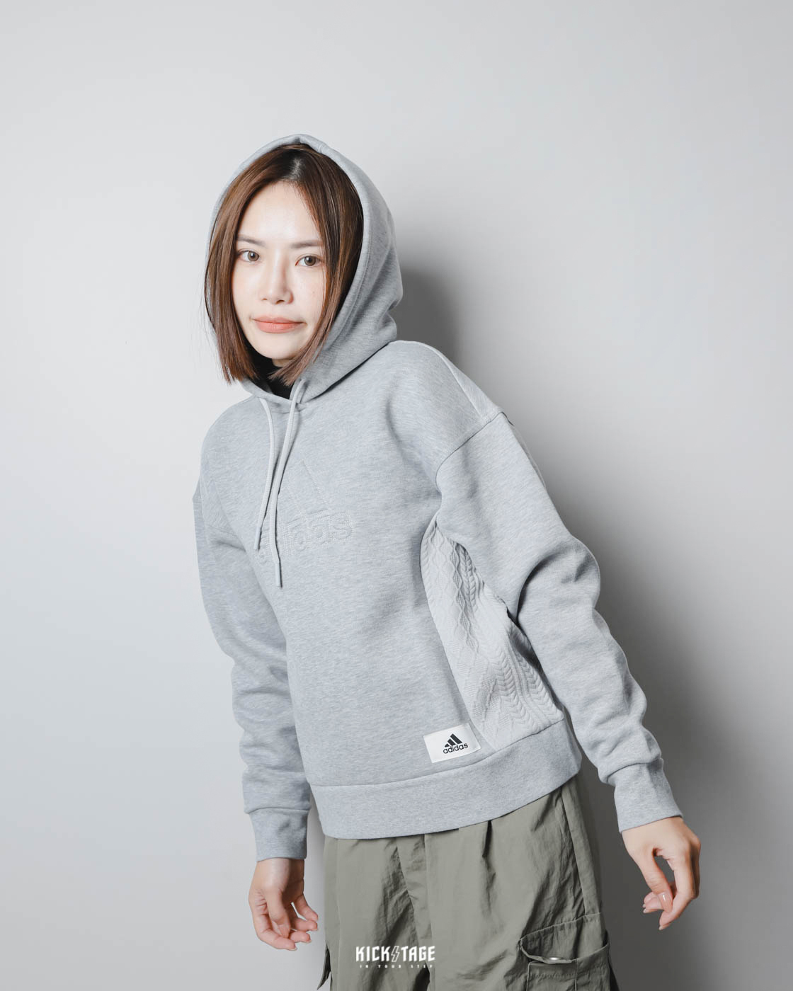 女款 ADIDAS ORIGINALS LOUNGE HOODY 米白 灰色 縫線LOGO 拼接 長袖 帽T【IP0754】