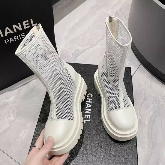 Thick-soled mesh boots