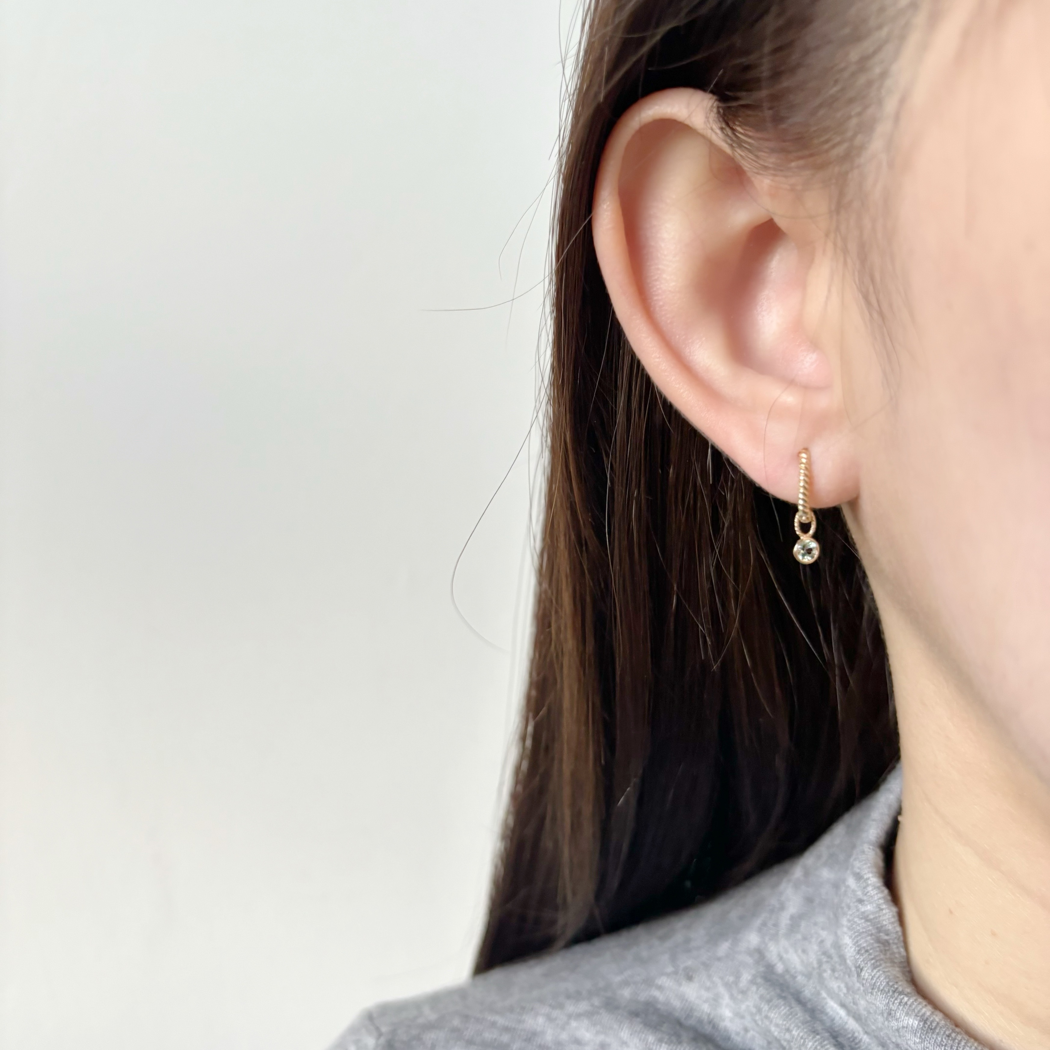 14k鑽面小圓綠色藍寶石耳墜