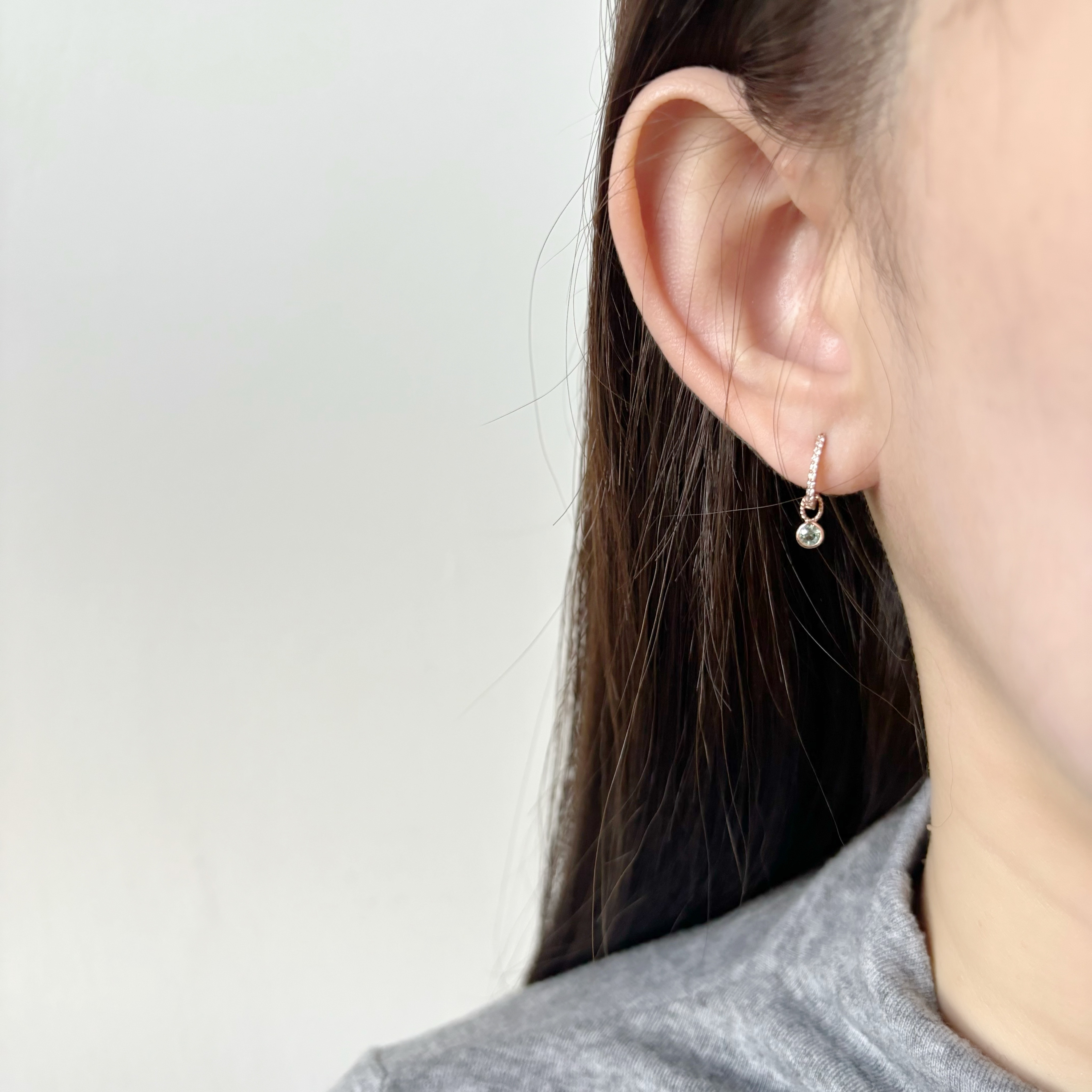 14k鑽面小圓綠色藍寶石耳墜