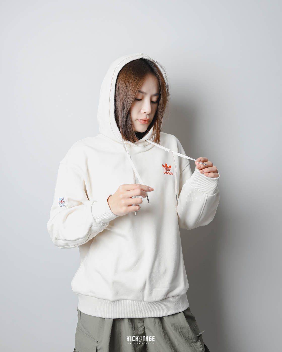 女款 ADIDAS WS HOODY W N 米白色 雪山 纜車 刺繡小標 印花 長袖 帽T【IW9414】