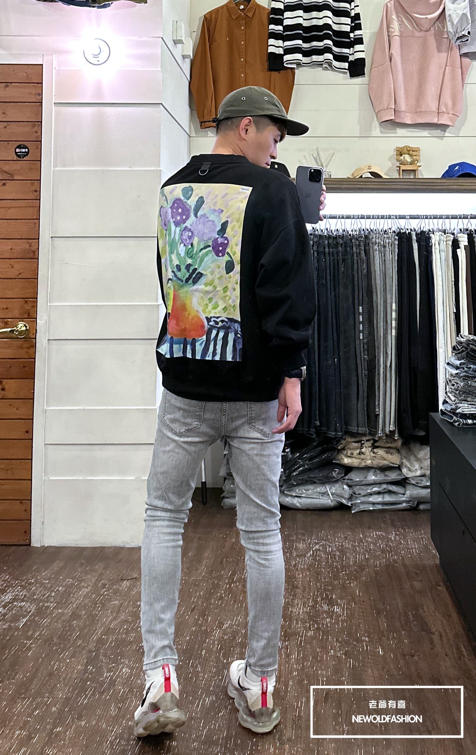 『新品上市』重磅花景油畫刷毛大學T-黑(NOF2311F005)