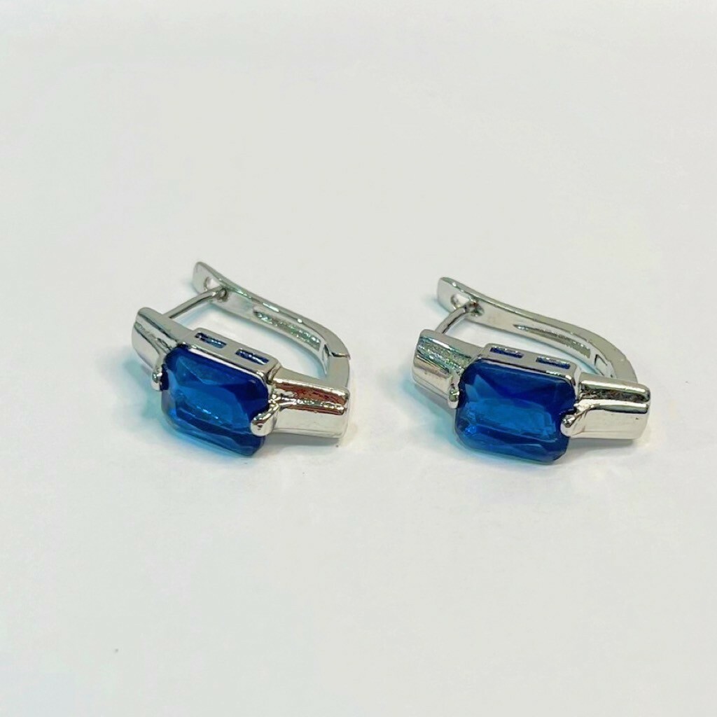 韓國直送-鋼針 易扣 中二爪方鋯葉形圈 鍍白金 2色