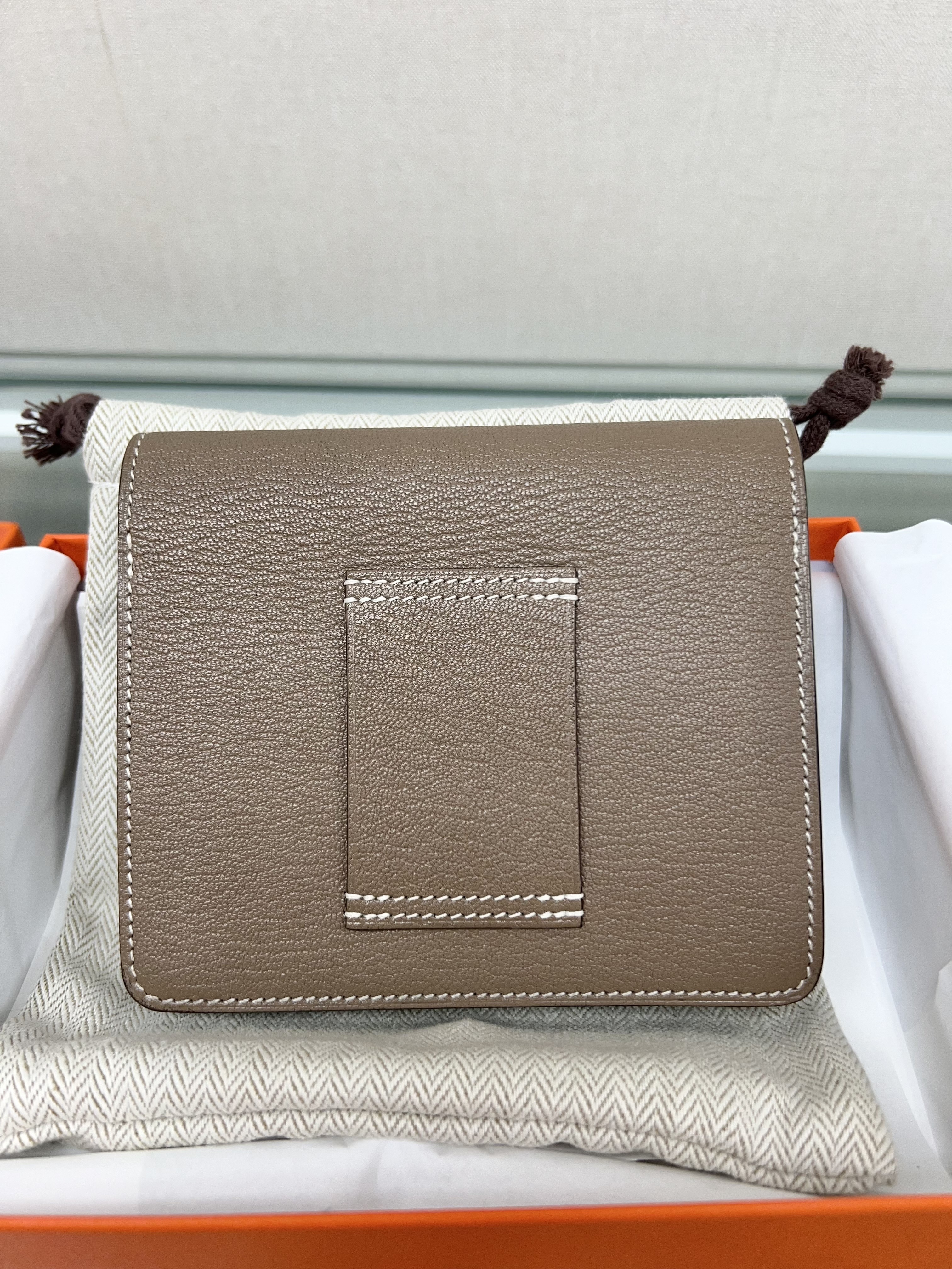 *Unused* Hermes roulis slim/ etoupe