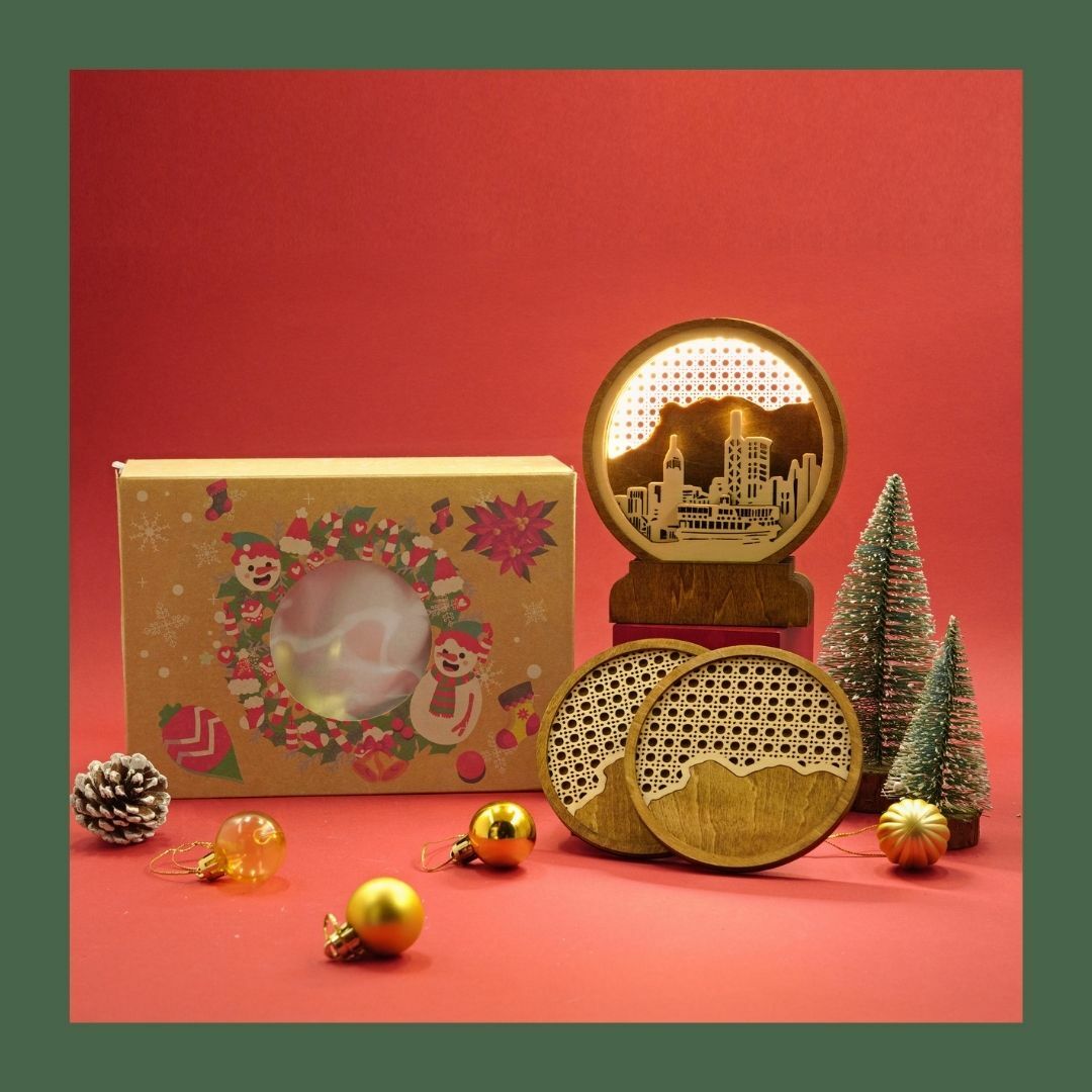 祝君安好 聖誕禮盒套裝A| 木製水晶球造型小夜燈 藤編通花圖案杯墊| 獅子山造型圖案| 聖誕禮物| 香港設計 香港製造