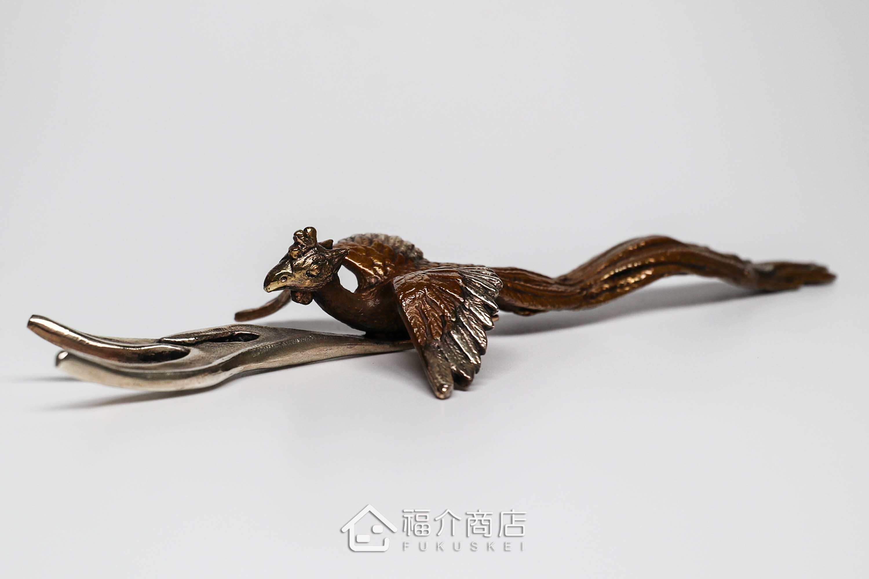 拿起茶壺壺蓋用的蓋取