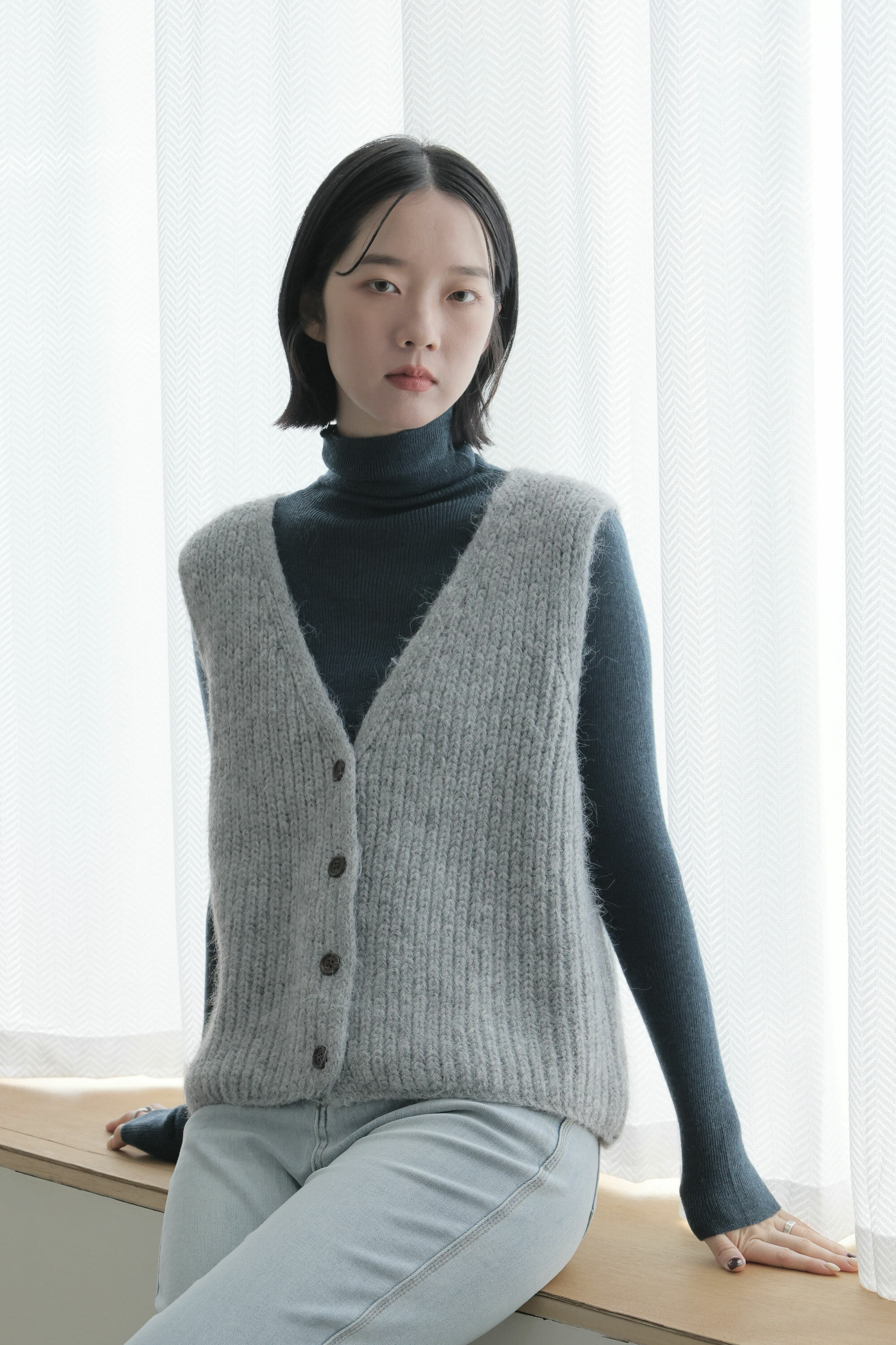 2603 寬鬆百搭V領開釦針織背心(8%羊毛）