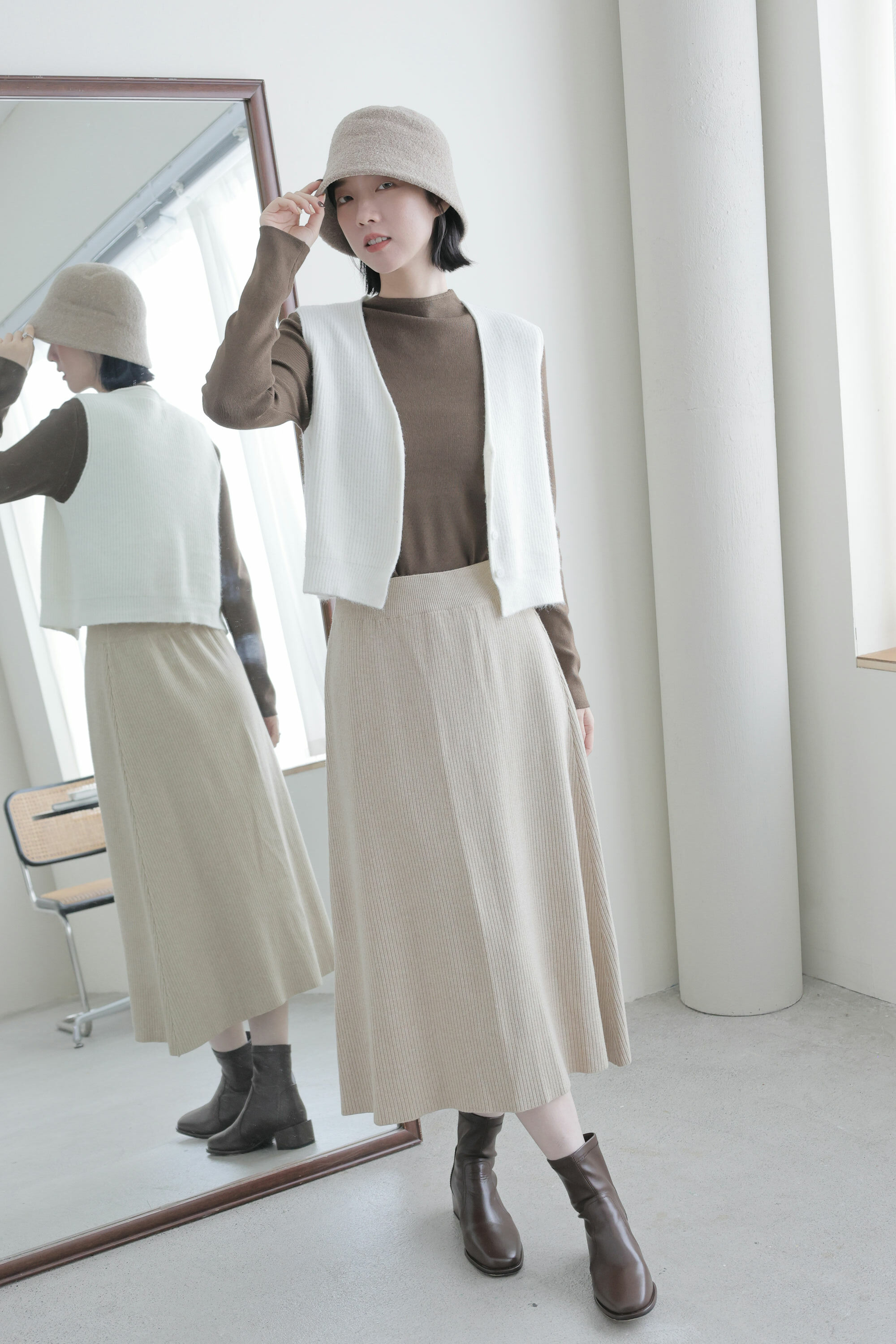 SALE500 簡約捲邊針織排釦背心