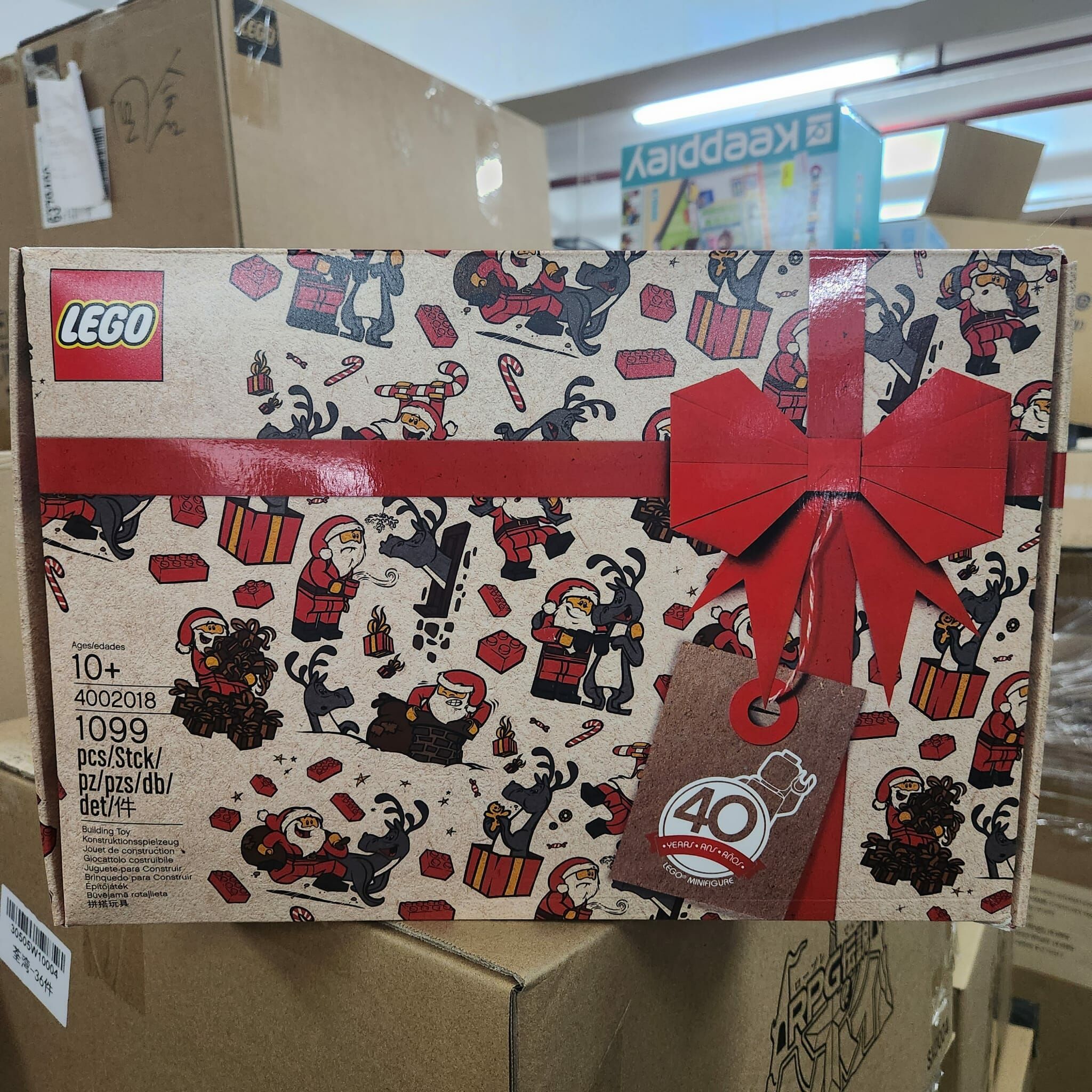 [珍藏紀念套裝] Lego Exclusive 4002018 Christmas Gift Celebrating 40 Years (*由於空運包裹 外有會有壓紋）
