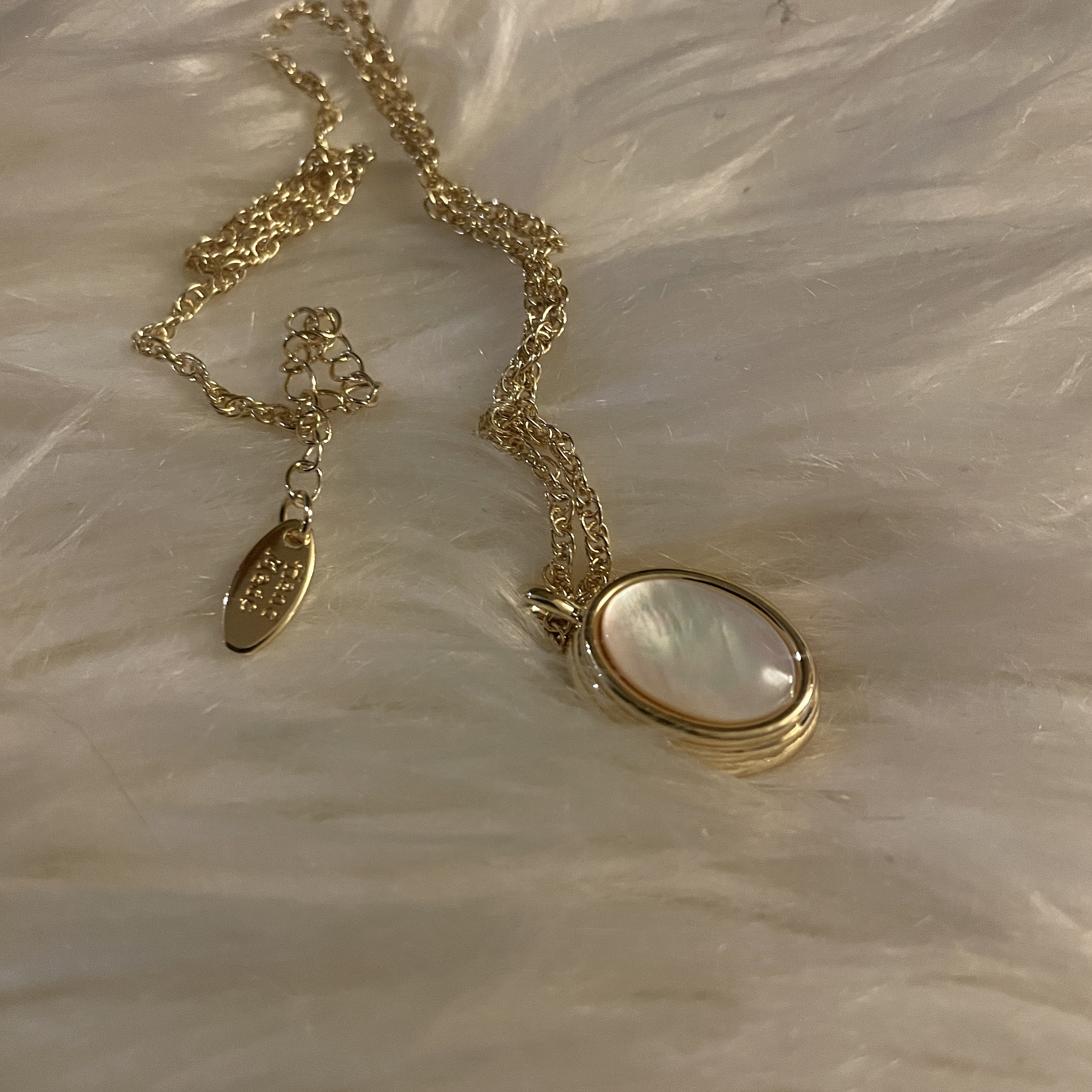 晶透白貝石復古大墜重磅項鍊