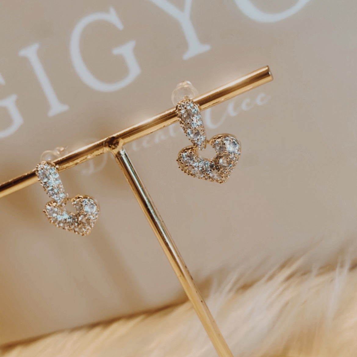 白金鑽高級桃心小耳墜