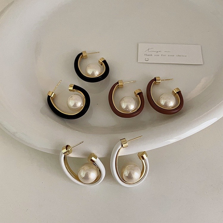 軟皮革鑲金珍珠半耳圈