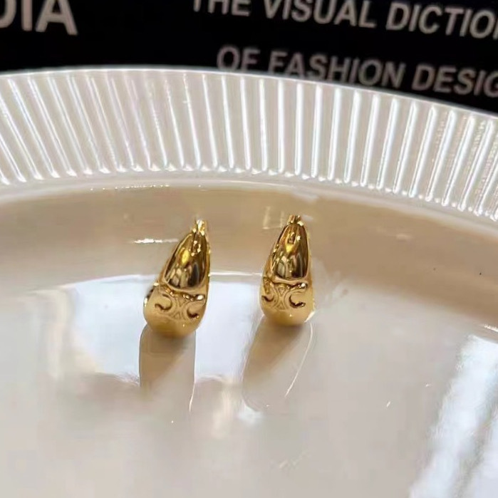 凱旋門金水滴弧面耳釘