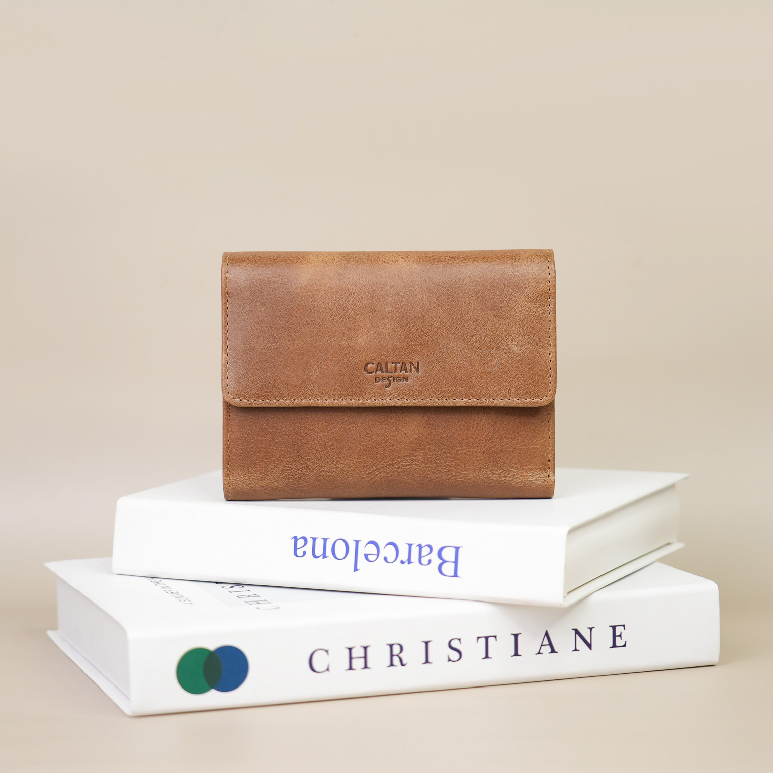 真皮俐落三折扣式中長夾 -四色(075170)