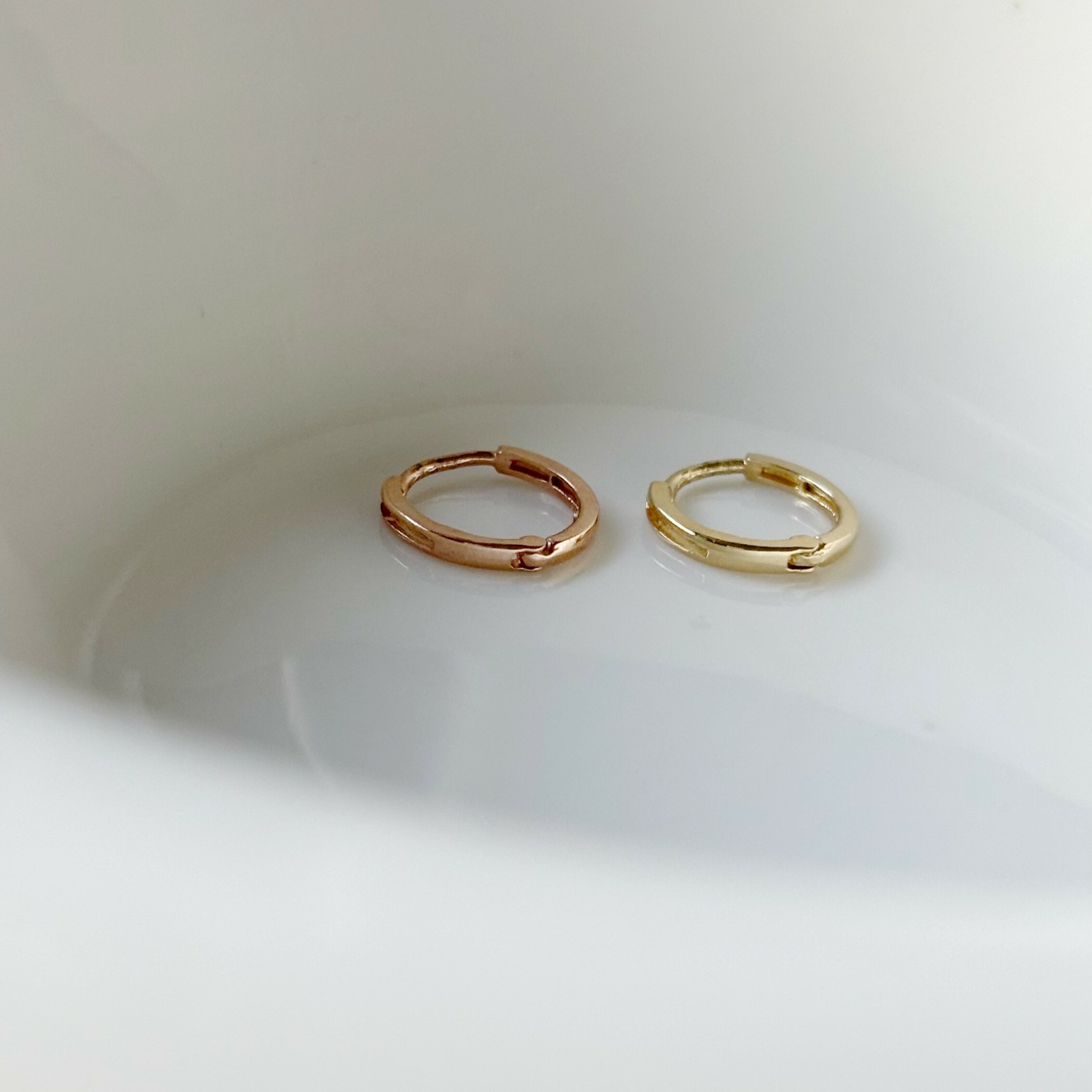 14K簍空簡約圈圈耳環