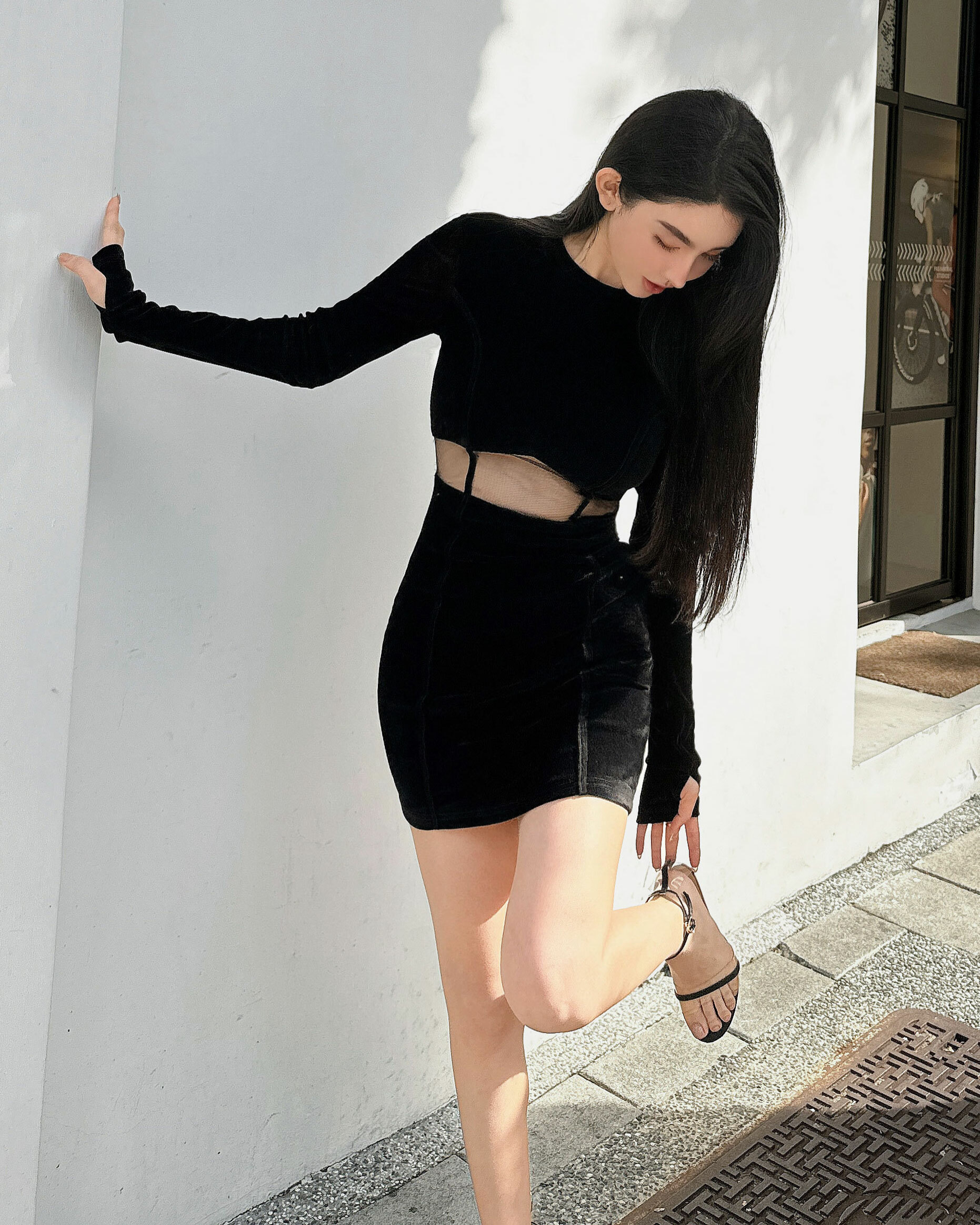 ⭒訂製-立領天鵝絨線條鏤空合身洋