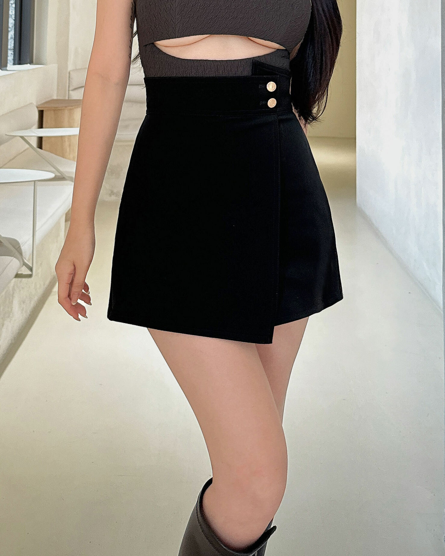 訂製-個性不對稱直紋皮革褲裙