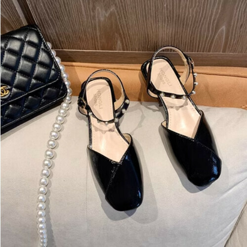 Straight buckle with a bag of cool shoes