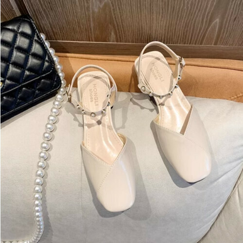 Straight buckle with a bag of cool shoes