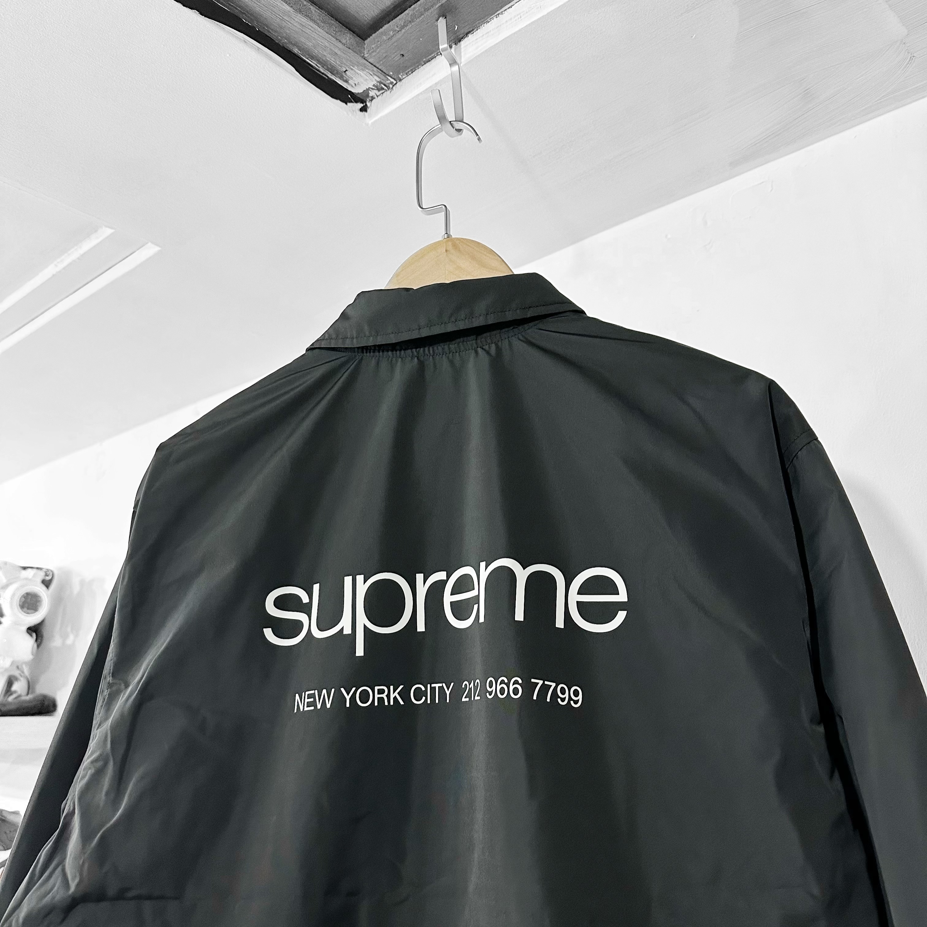 SUPREME FW23 NYC COACHES JACKET BLACK SUPREME FW23 NYC COACHES JACKET BLACK