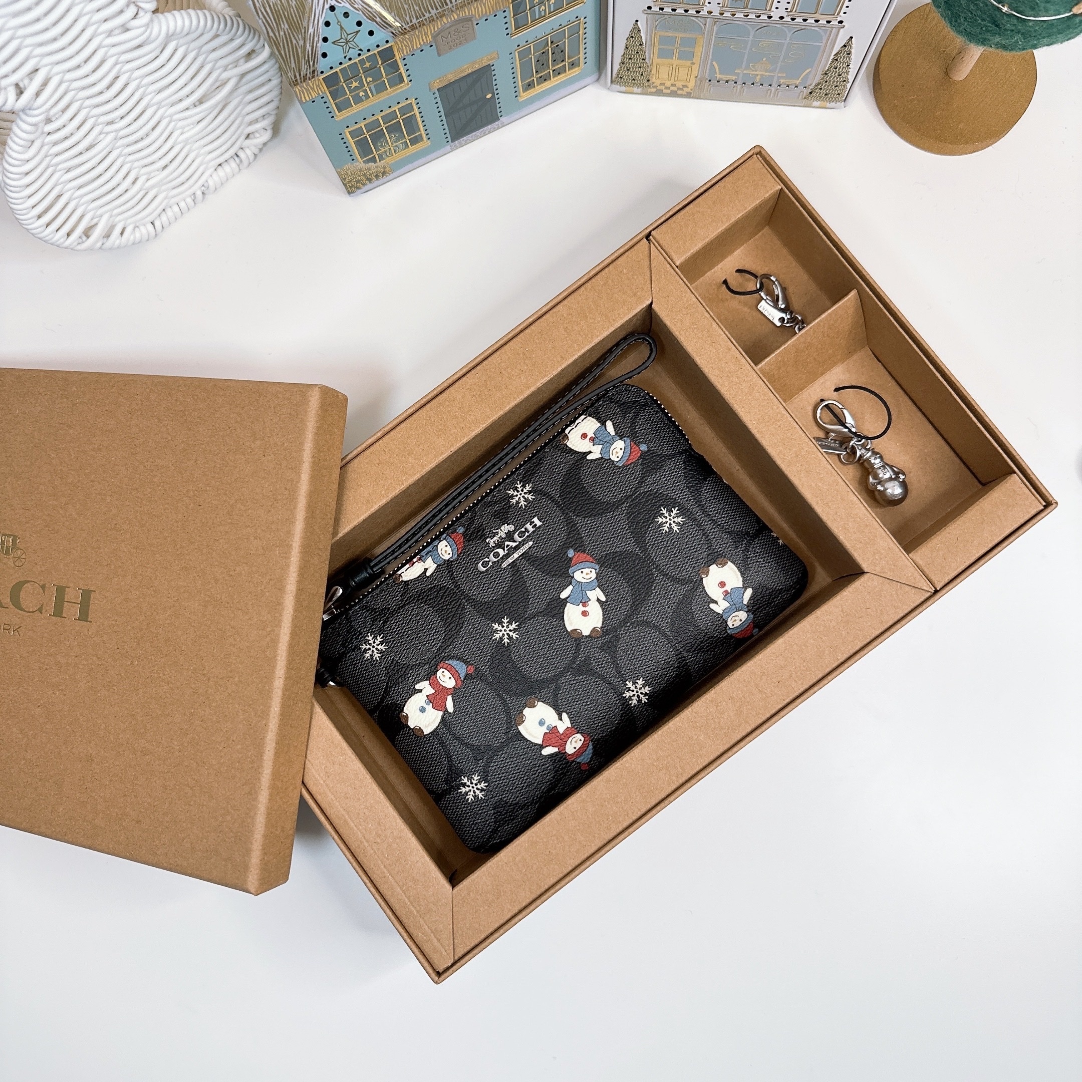 [美國現貨] Coach Boxed Snowman Zip Wristlet Set