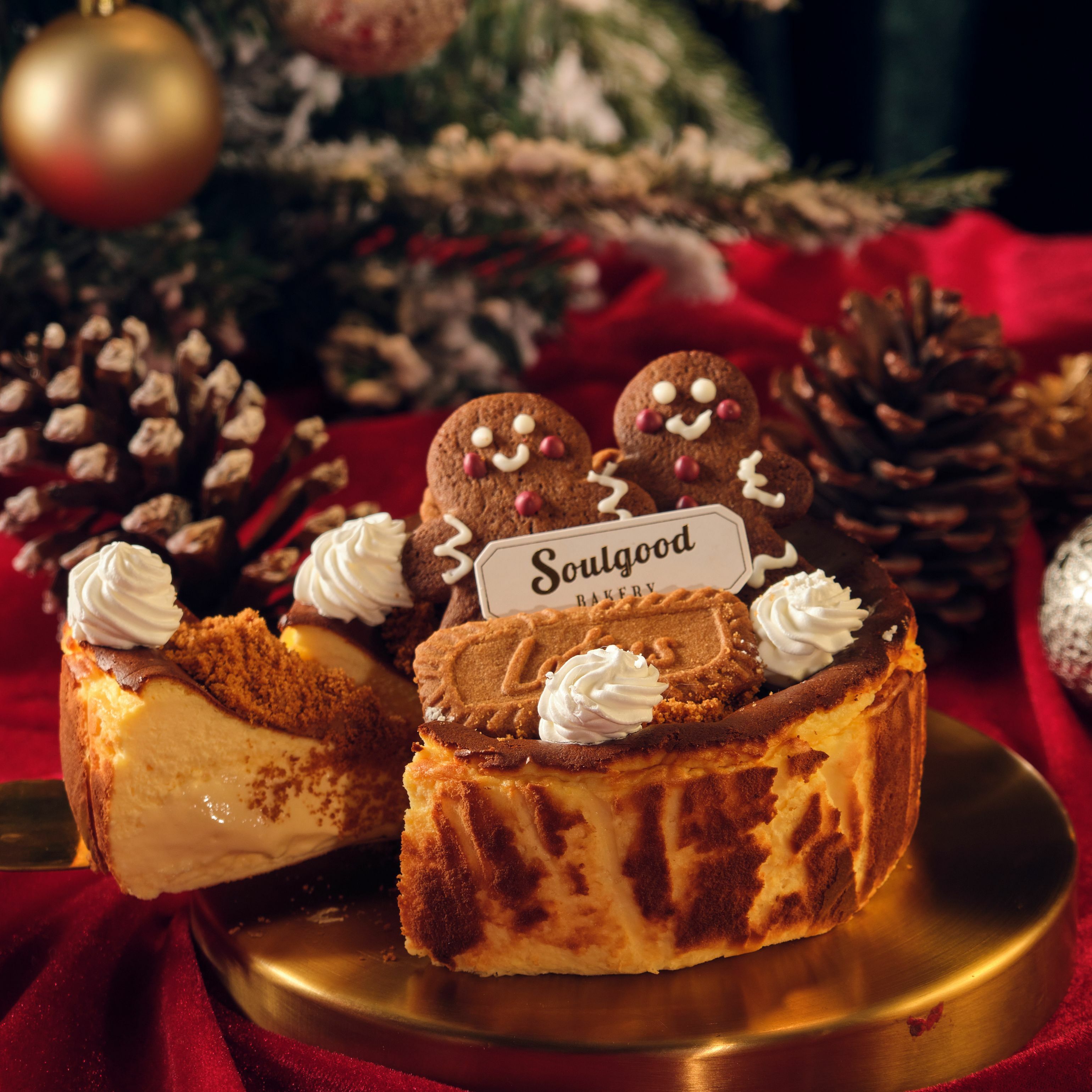 Lotus Gingerbread Basque Burnt Cheesecake