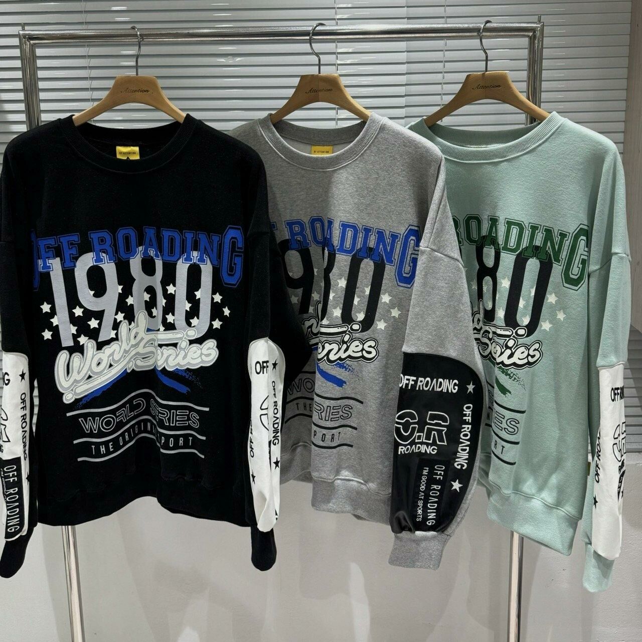 拼皮英文字圖案衛衣(薄抓毛底) BY ATTENTION-097T