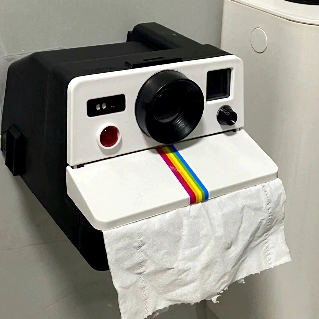 Polaroll 相機造型紙巾架| 惡搞又實用| 防止再整濕廁紙| 聖誕禮物 交換禮物