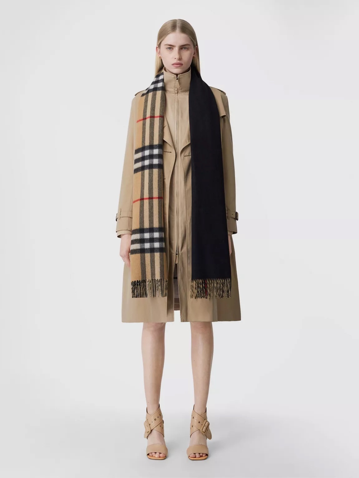 burberry reversible check cashmere scarf beige black frosted pink