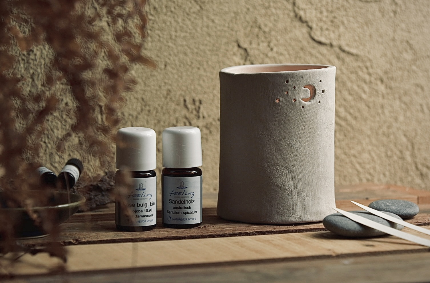 冬日香氣小聚 〉陶土微光．與香 ———  手刻陶杯與芳香蠟燭 ft. Round Round