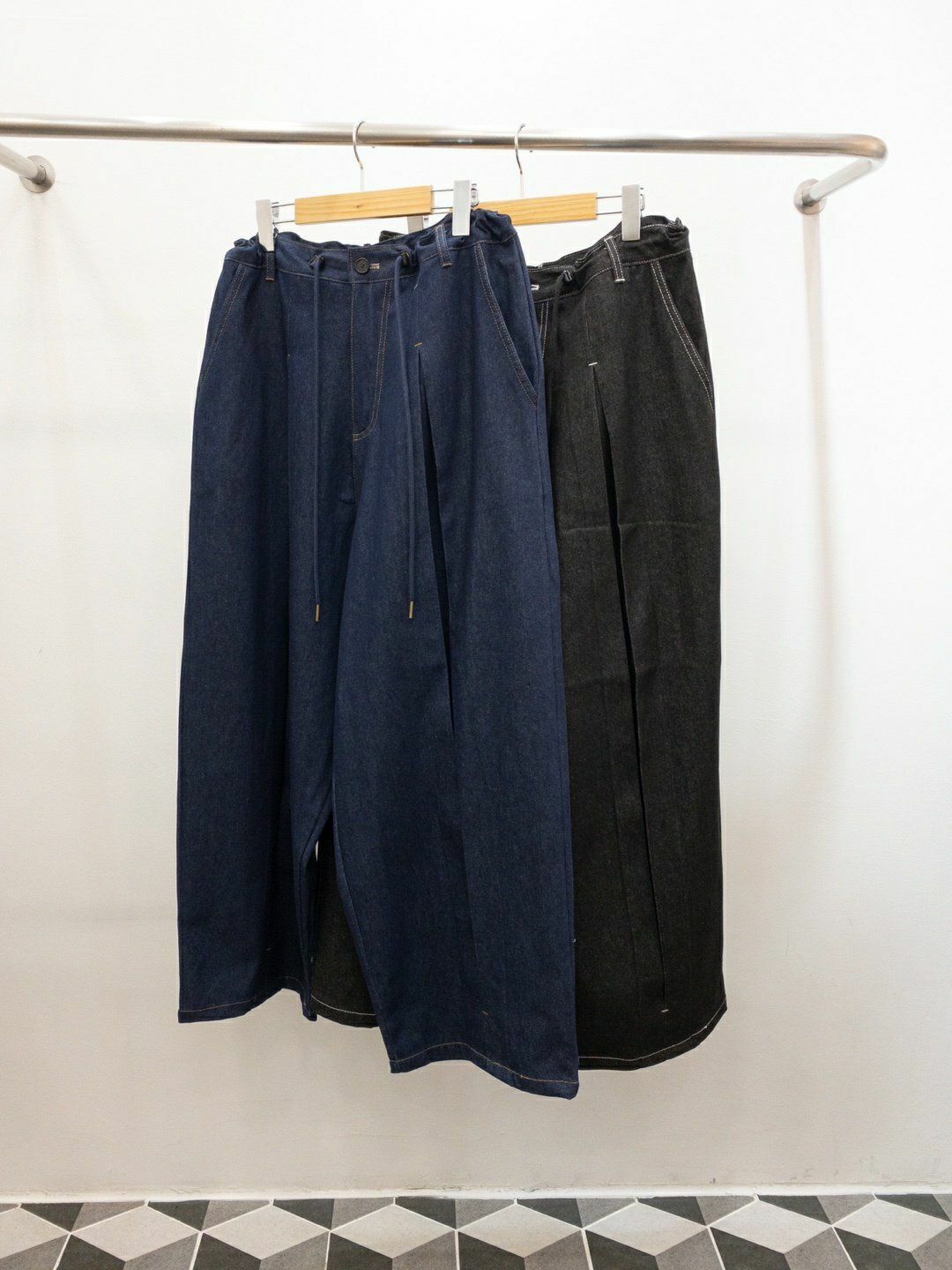 淨色鬆身牛仔褲 COSTES-010P