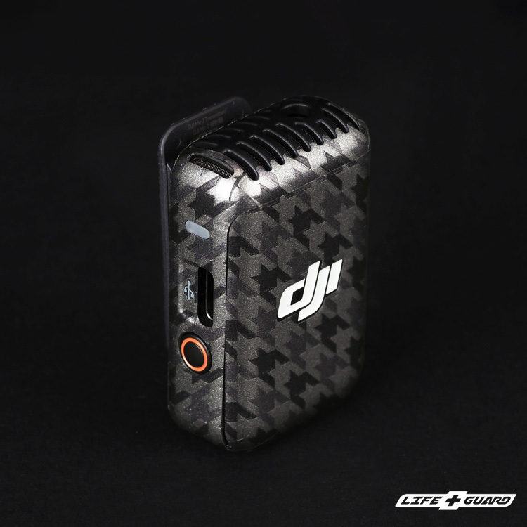 LIFE+GUARD 貼膜安裝示意，適用 DJI Osmo Pocket 3 麥克風