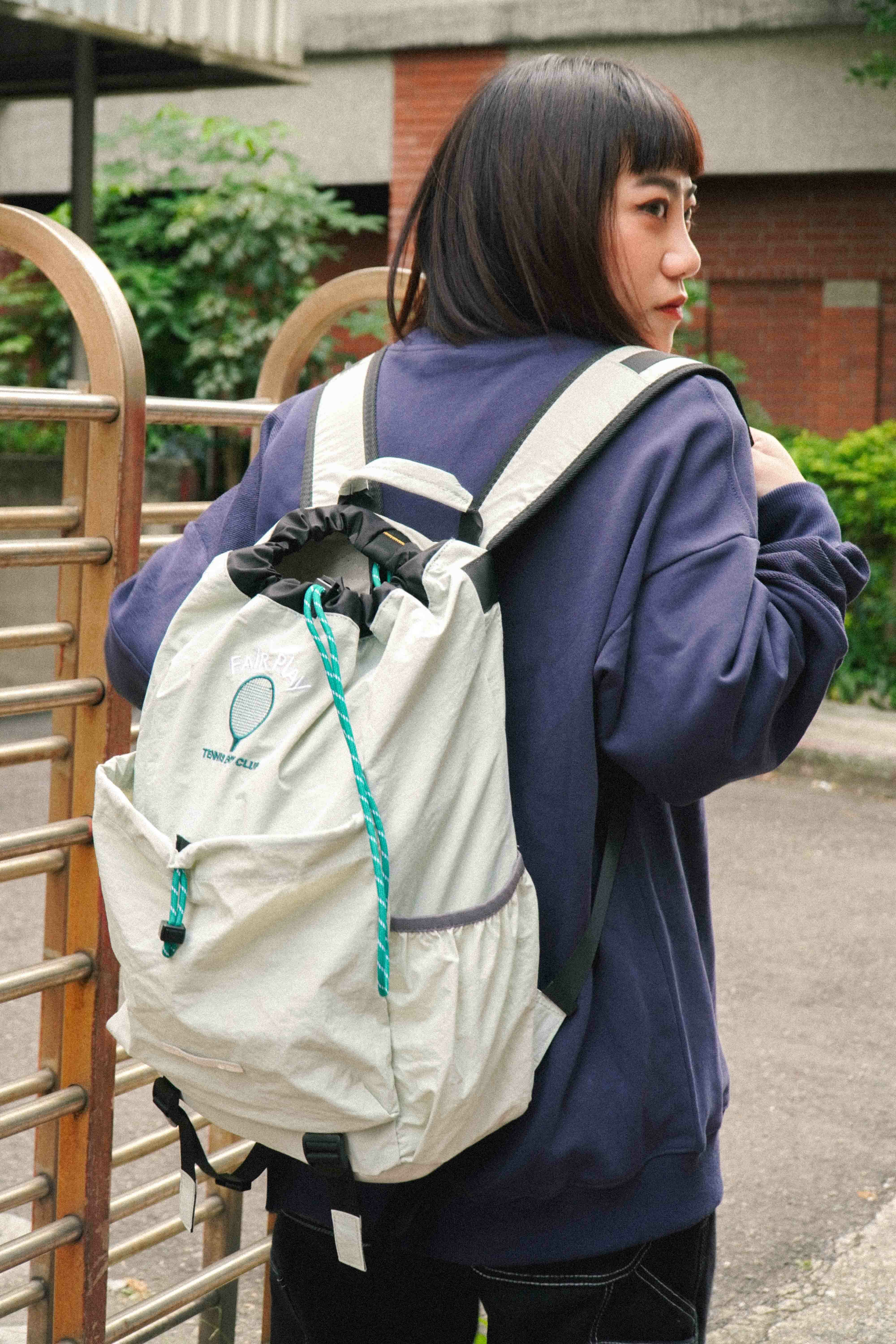 『Always_Good』刺繡 多夾層 束口繩 斜背包 後背包