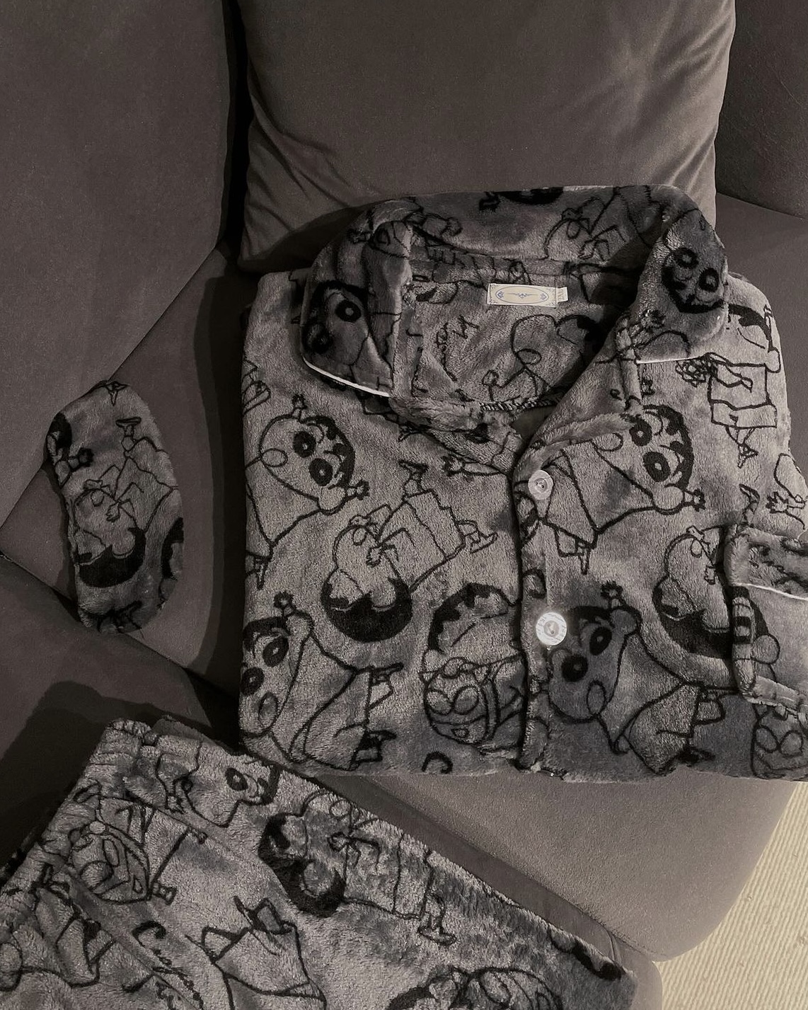 <快速出貨>情侶款🔜暗黑風小新保暖睡衣🎮