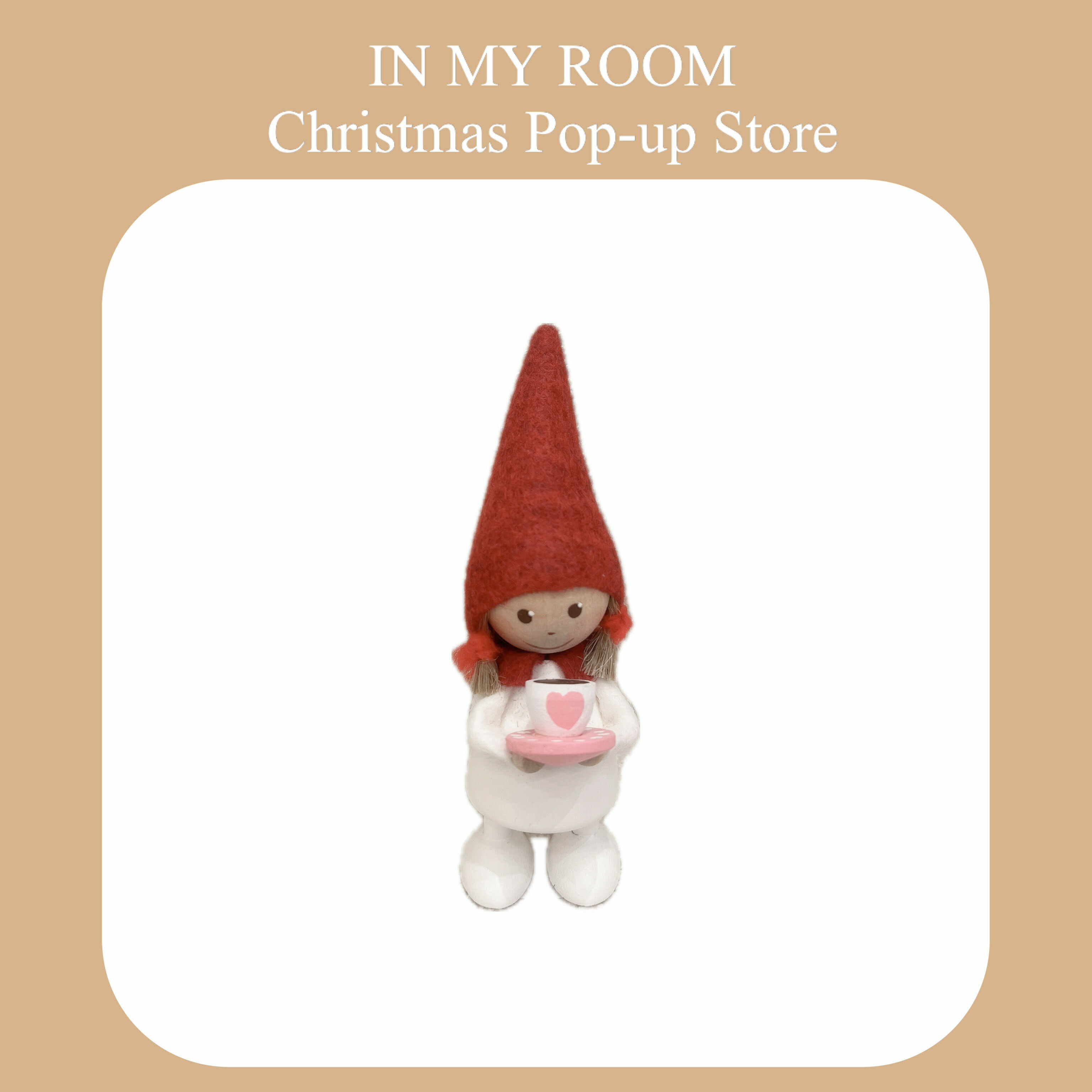 聖誕小女孩手拿咖啡杯娃娃