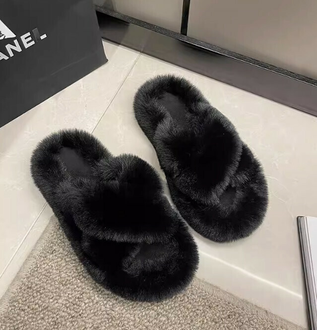 Plush cross-over cotton slippers