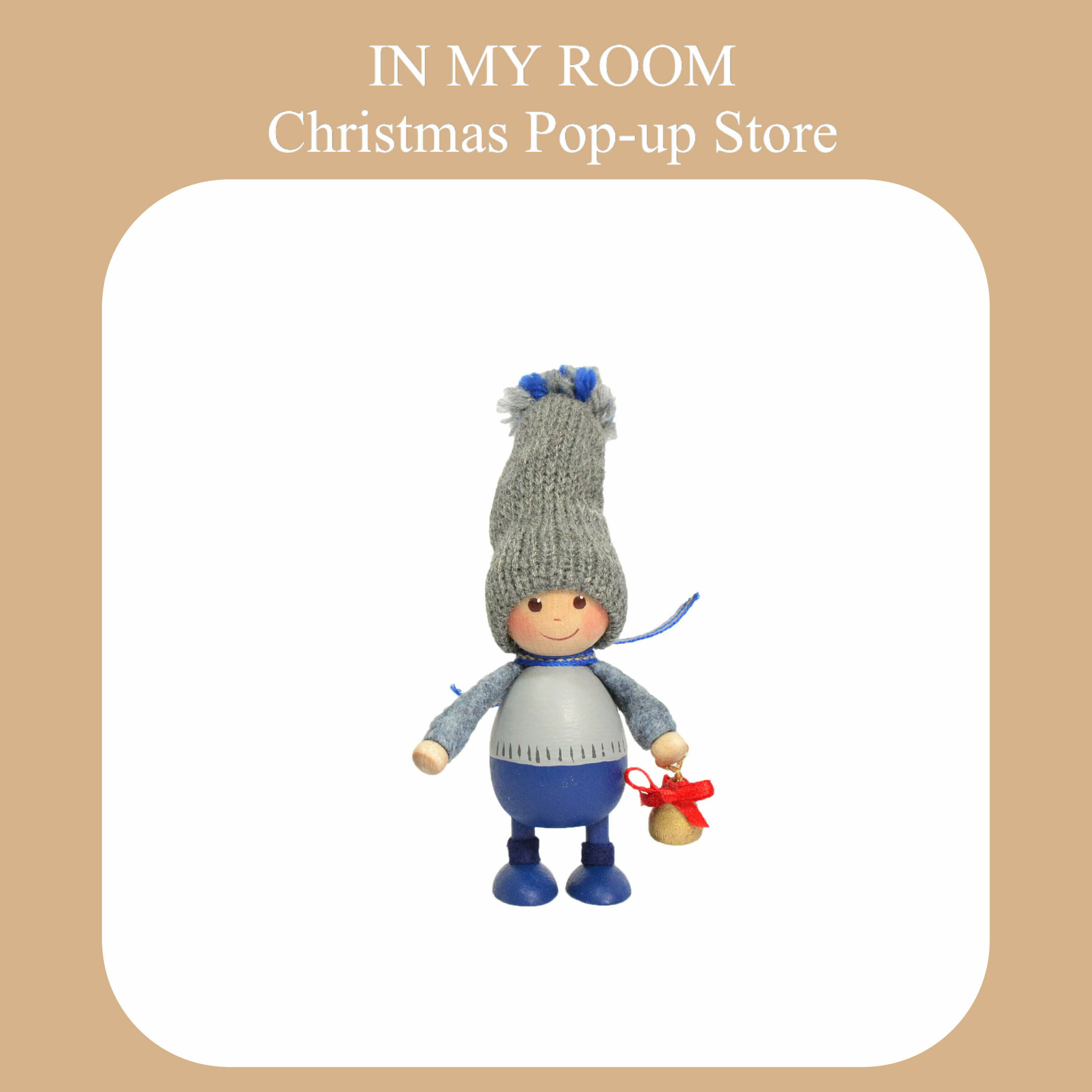 聖誕灰毛帽小男孩手拿鈴鐺