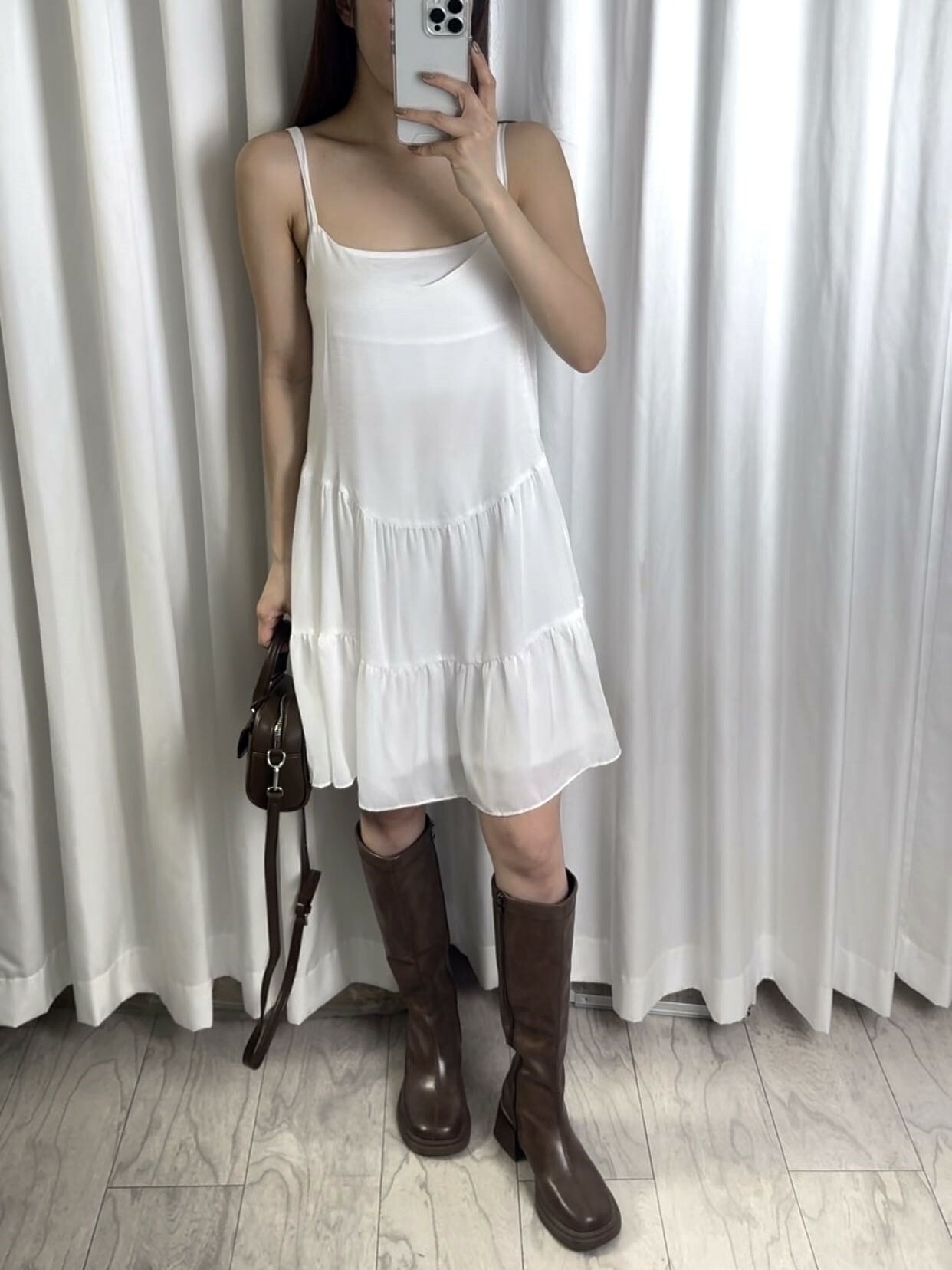 白 絲光緞面澎澎洋裝