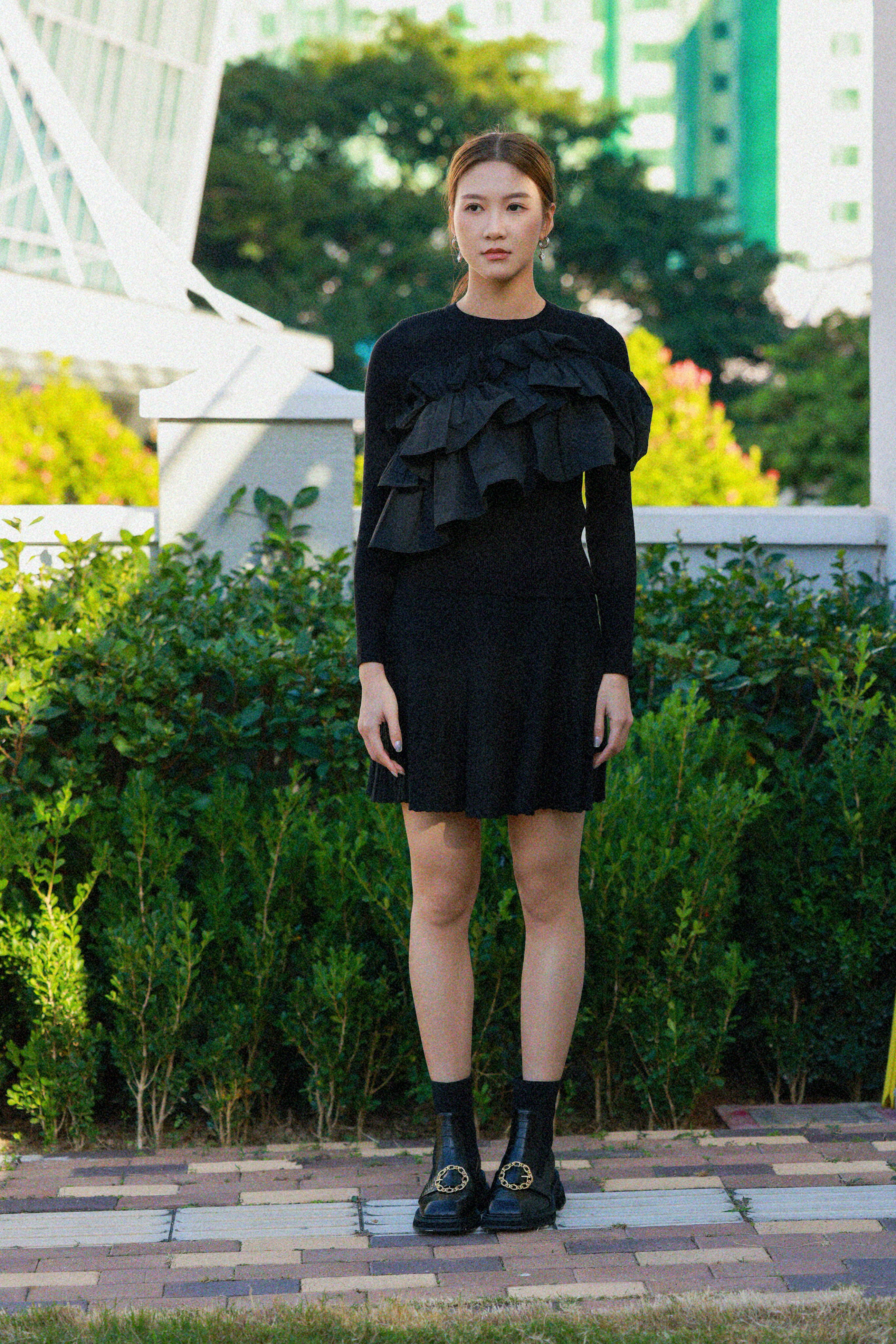 斜大荷葉針織上衣（現貨款式）