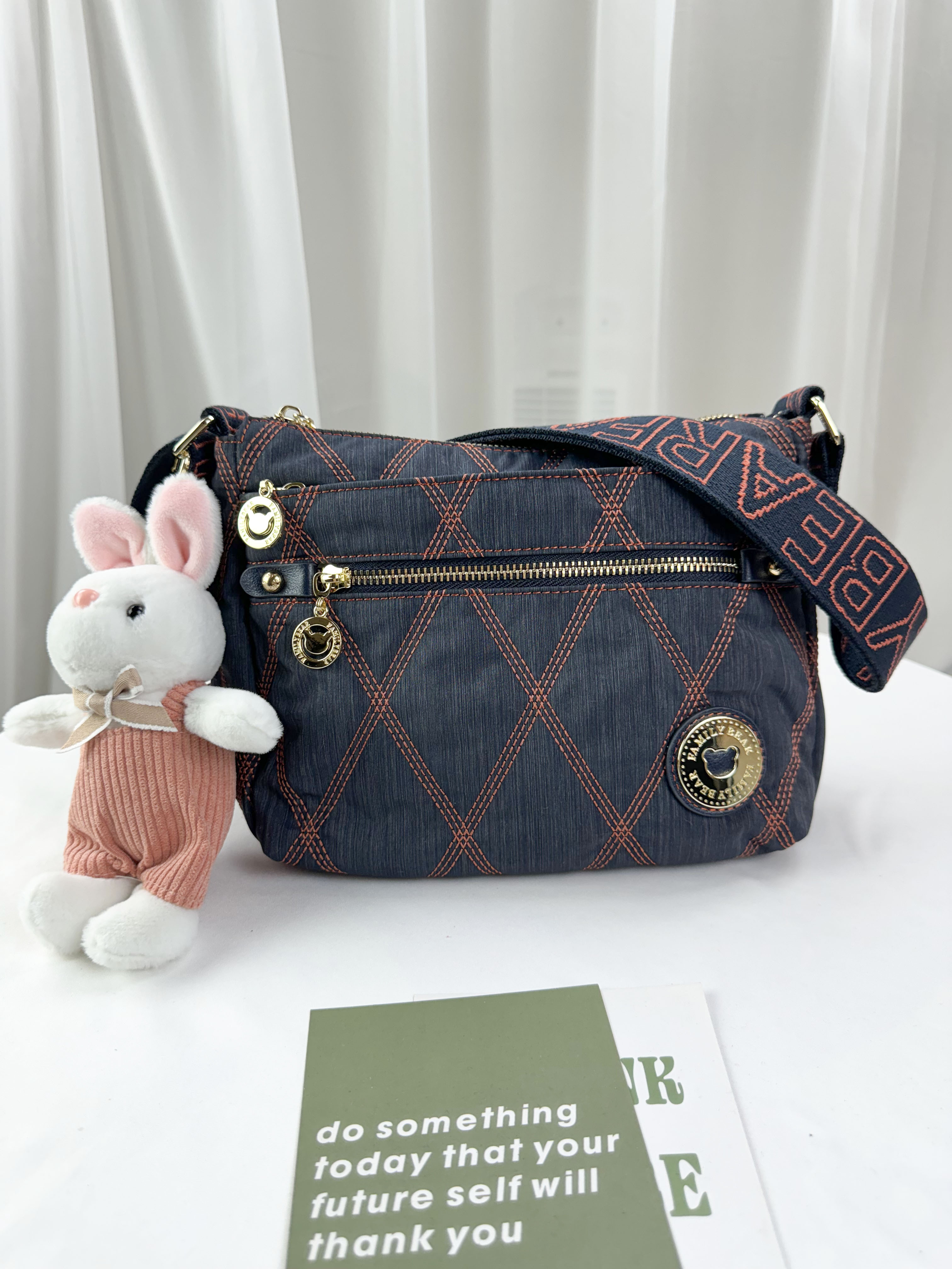 FamilyBear 藍橙菱格線尼龍側背包 附兔兔吊飾 #2672