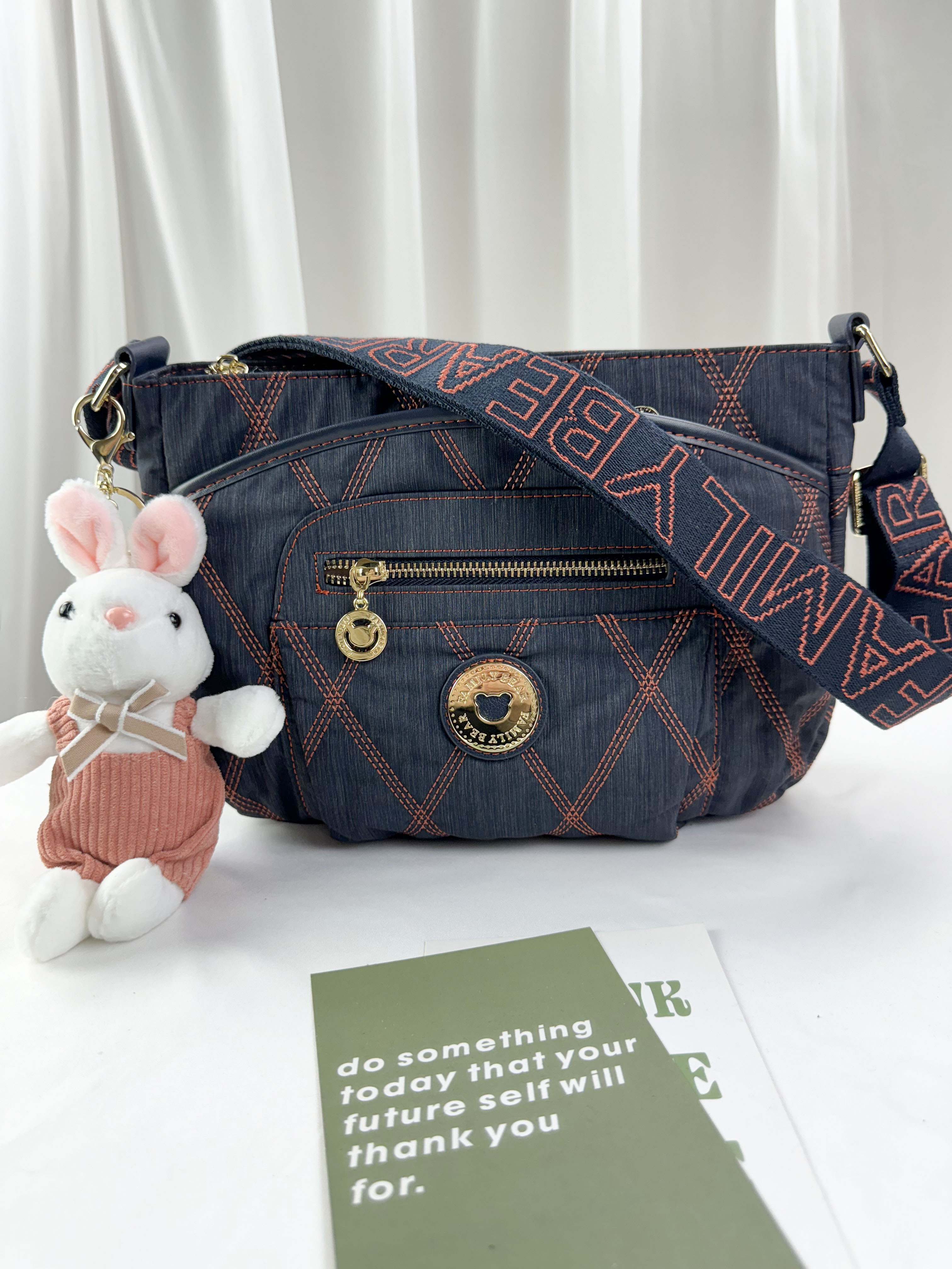 FamilyBear 藍橙菱格線尼龍側背包 附兔兔吊飾 #2237