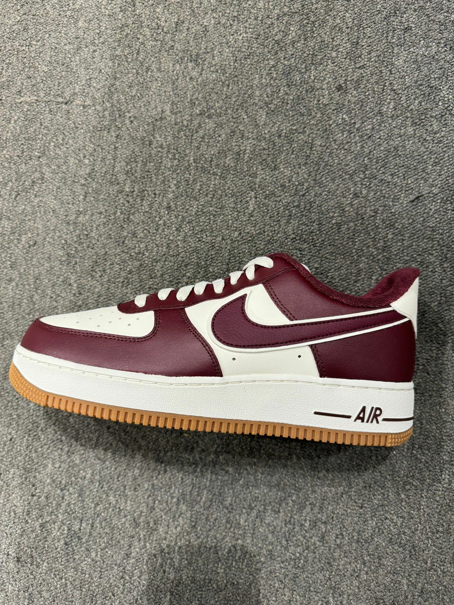 分享到NIKE AIR FORCE 1 AF1 焦糖底皮革藏青藍DQ7659-101 酒紅