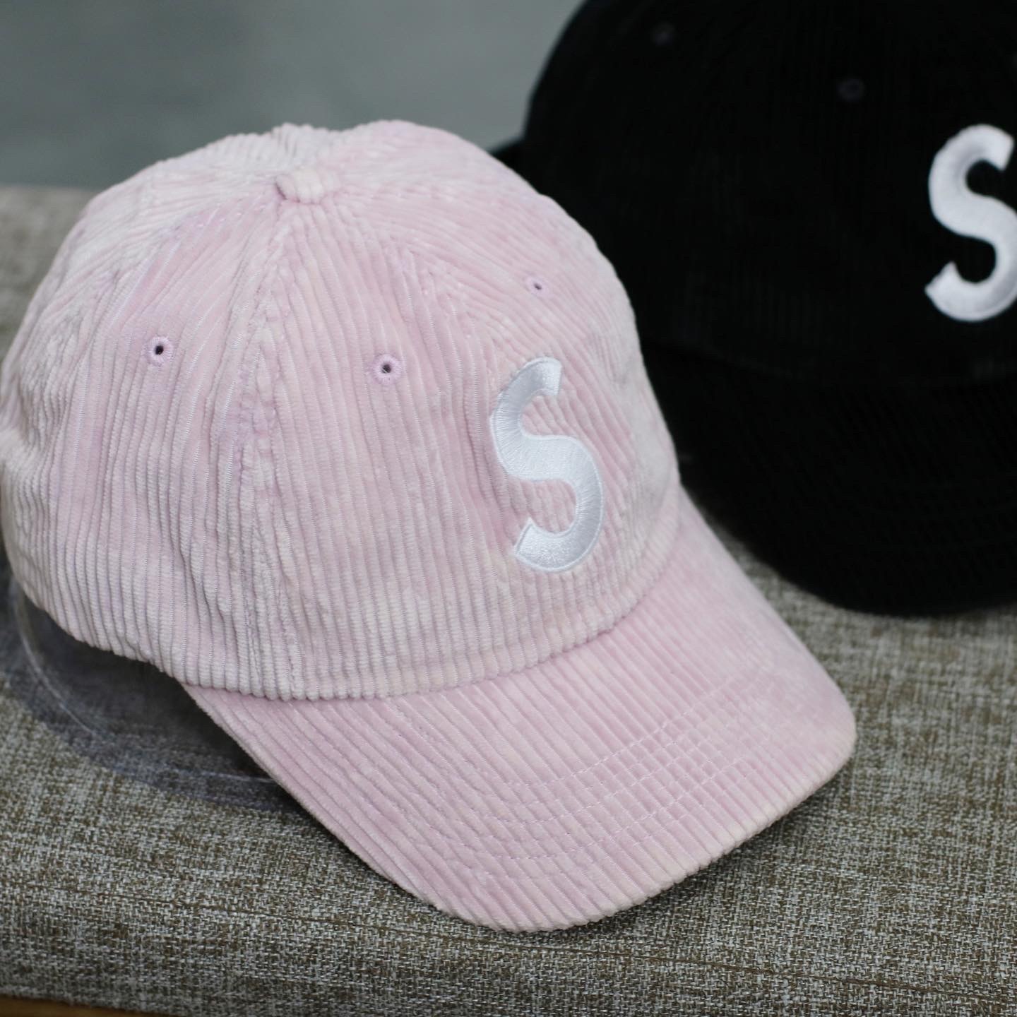 SUPREME FW23 CORDUROY S LOGO 6 PANEL