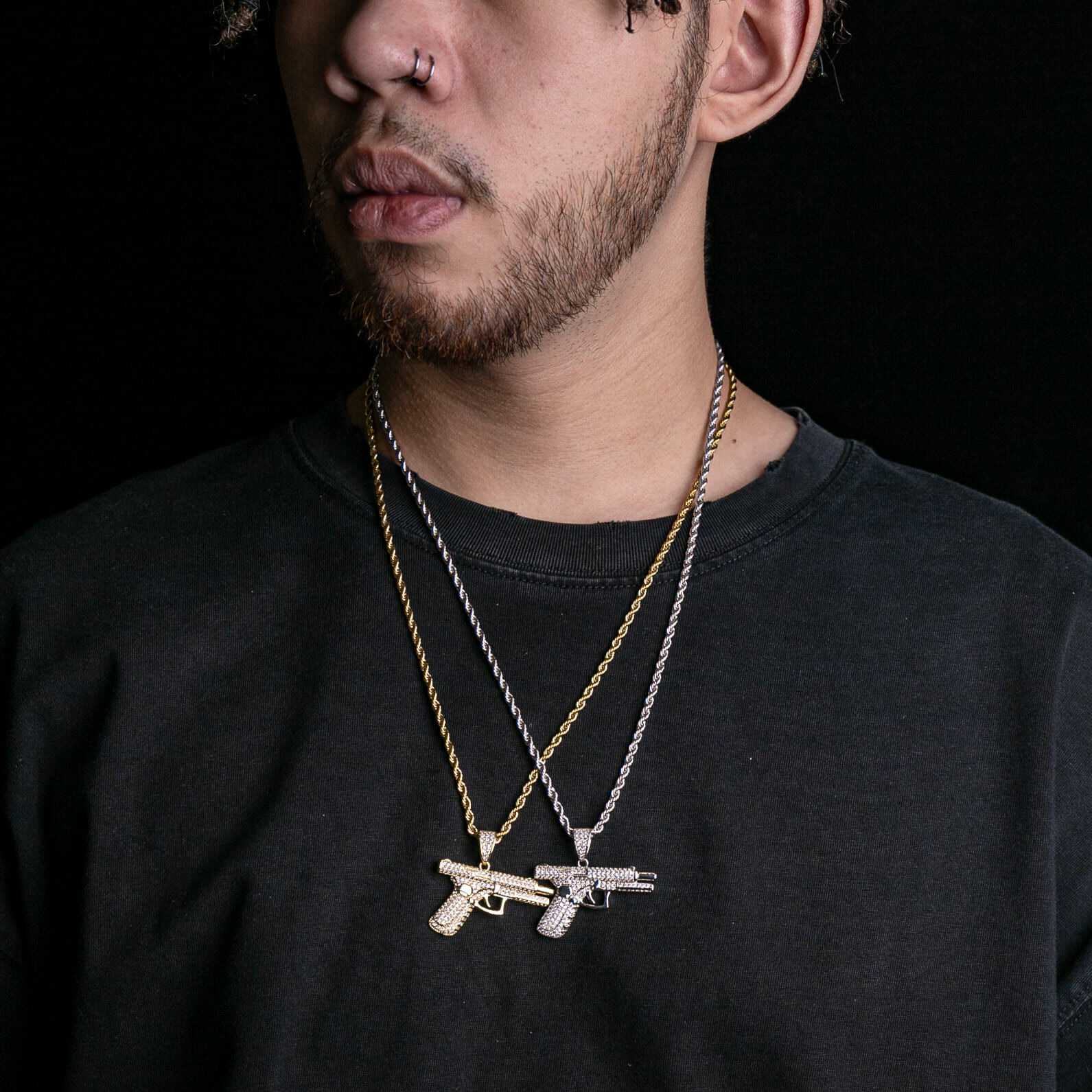 滿鑲上膛手槍造型墜飾