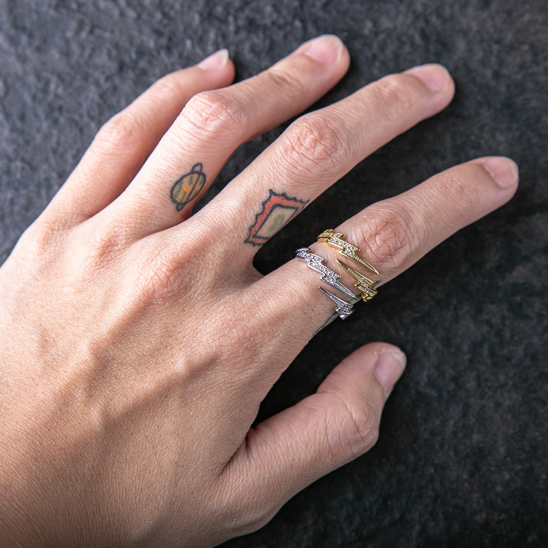 滿鑲交叉閃電開口戒指