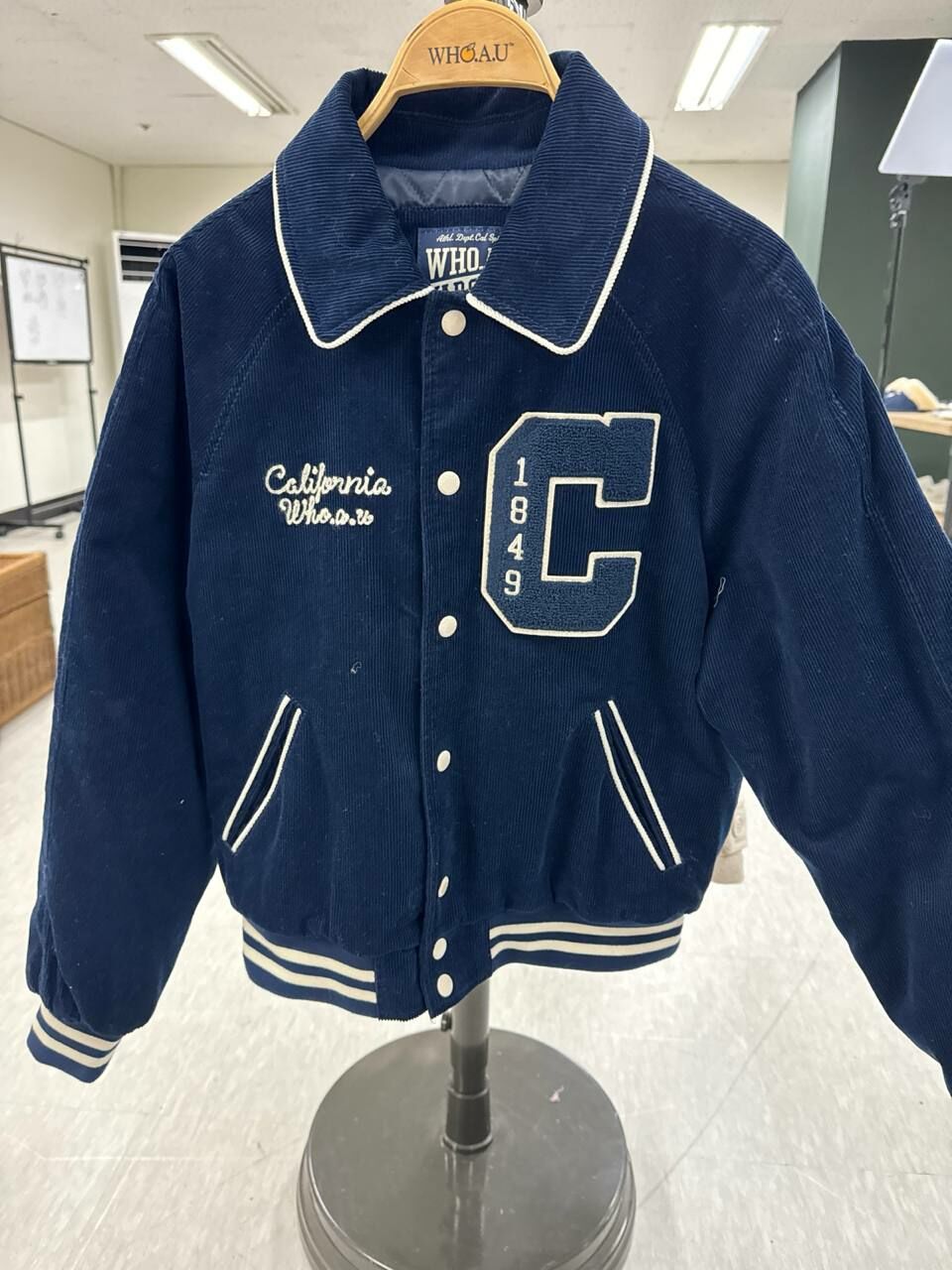 [K] WHO.A.U WOMEN'S SHORT VARSITY JACKET,DARK BLUE, WHJJD4T33F-00-DARK BLUE (KWAU236)