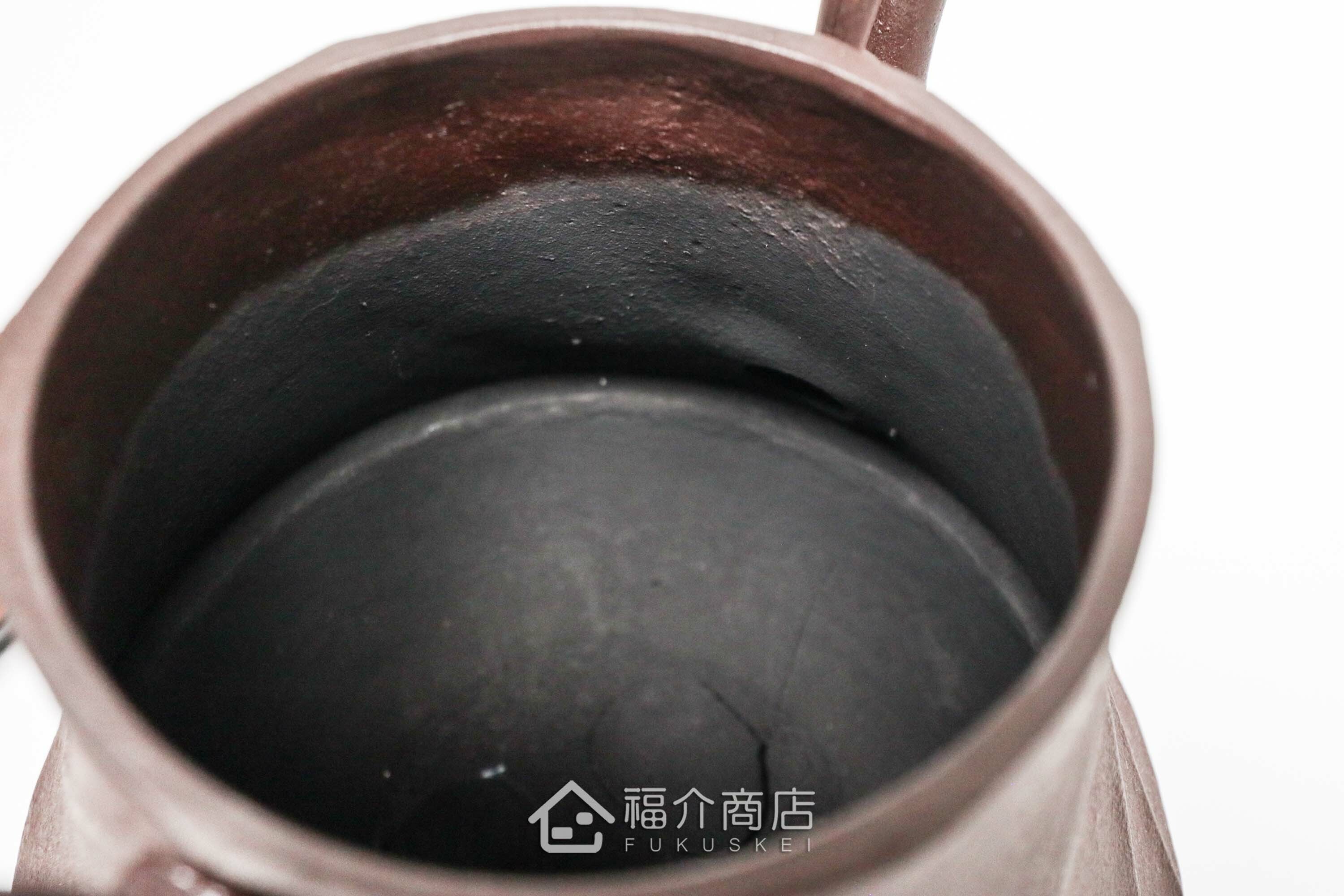 富士形螺旋狀的煮水泡茶用的鐵壺