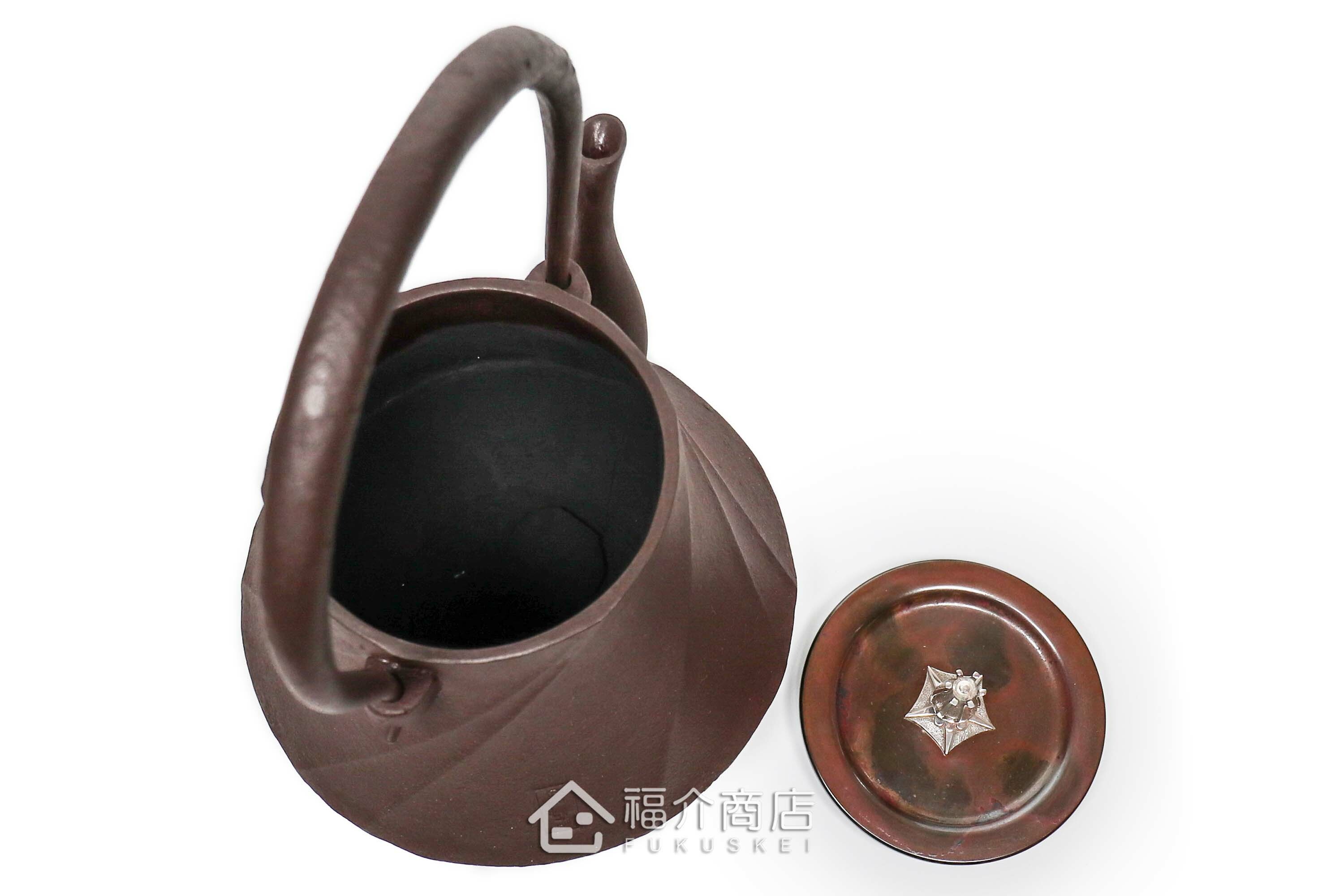 富士形螺旋狀的煮水泡茶用的鐵壺